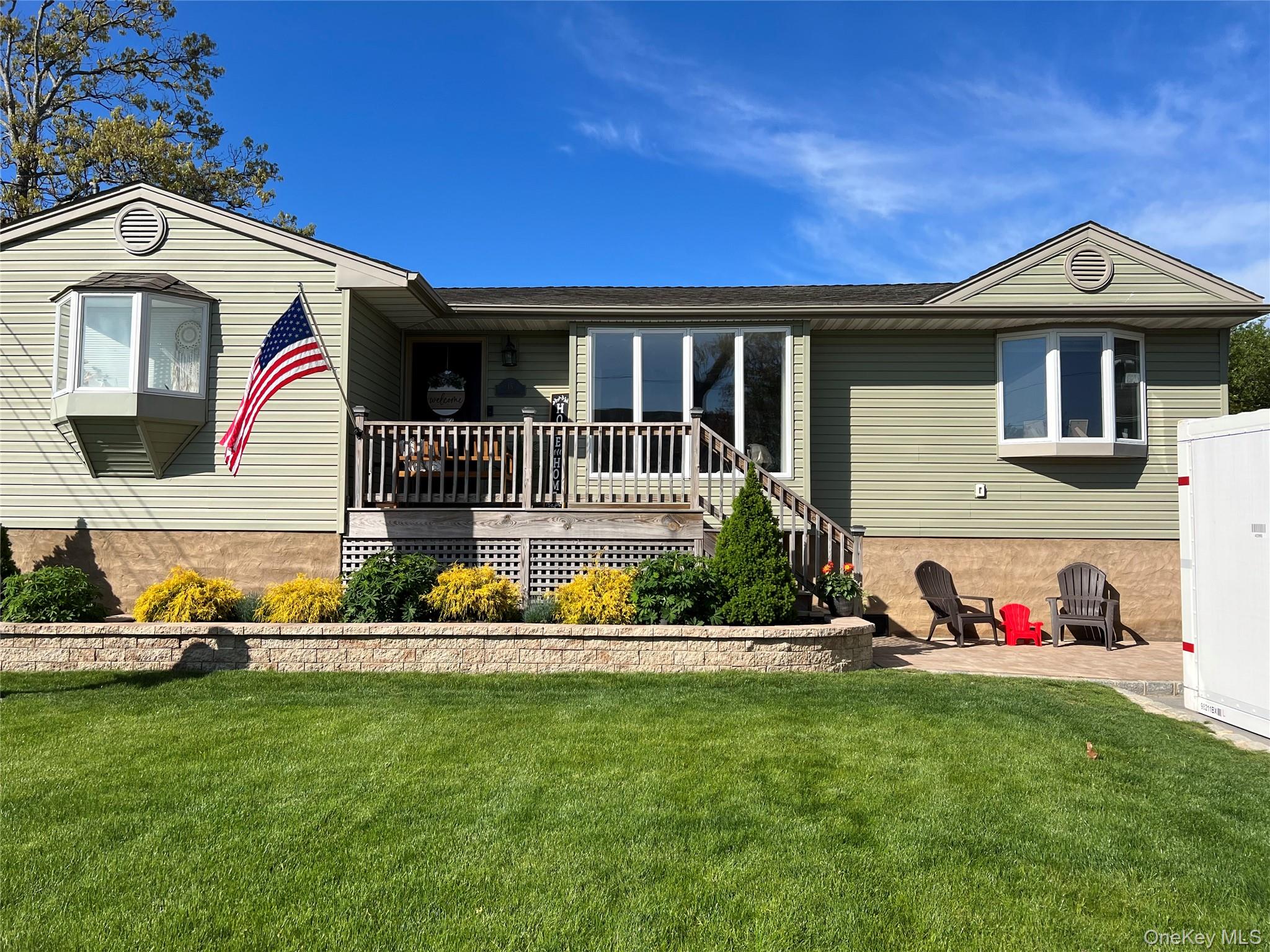 #3 photo, 15 Mallard Drive, 東長島 Center Moriches , NY 11934