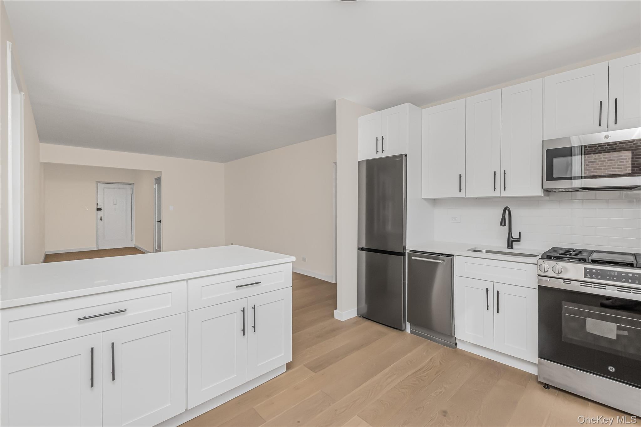 #6 photo, 5601 Riverdale Avenue, הברונקס Bronx , NY 10471