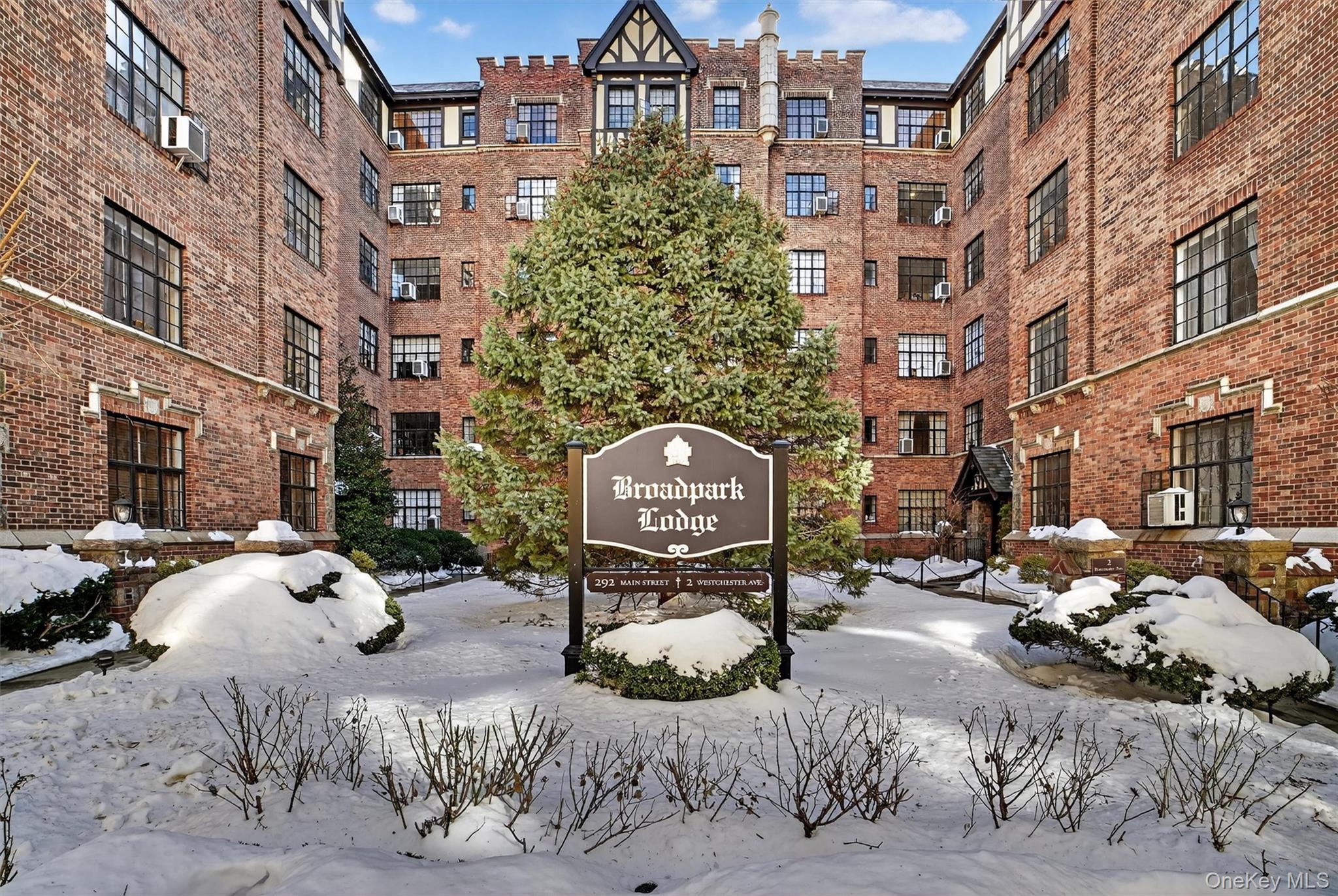 #2 photo, 292 Main Street, White Plains , NY 10601