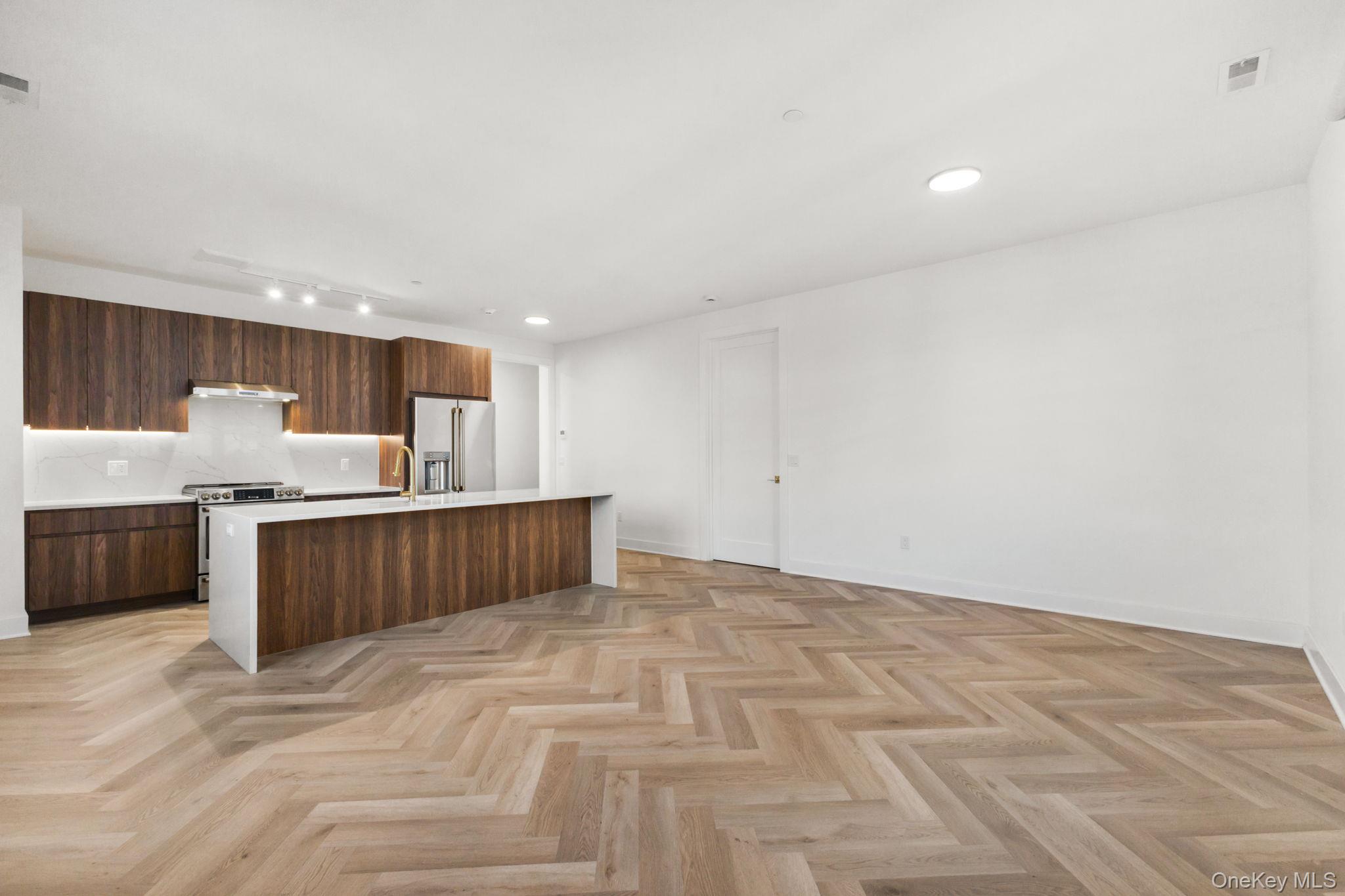 #4 photo, 100 E Putnam Avenue, Call Listing Agent , CT 06807