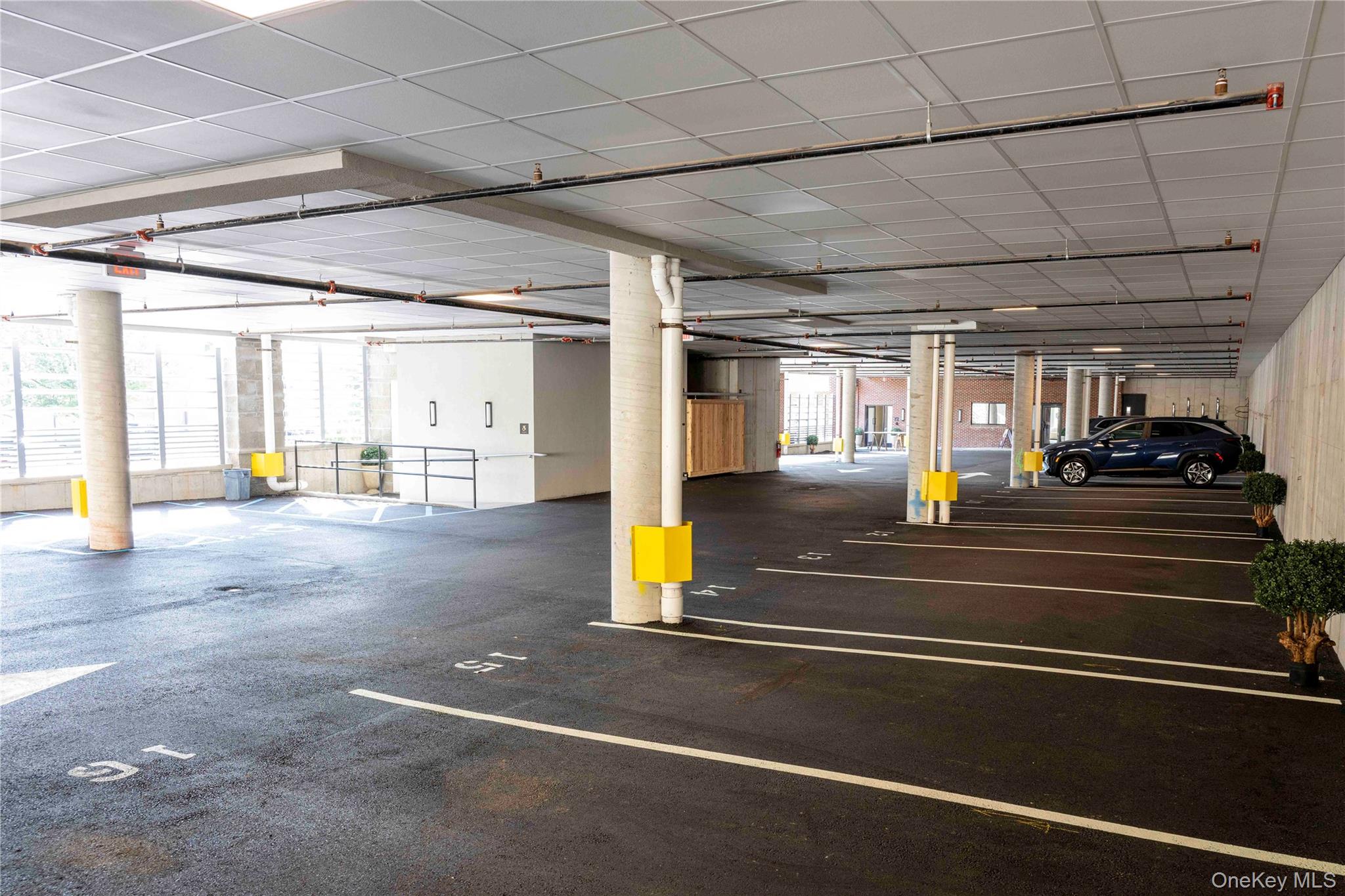 #18 photo, 100 E Putnam Avenue, Call Listing Agent , CT 06807