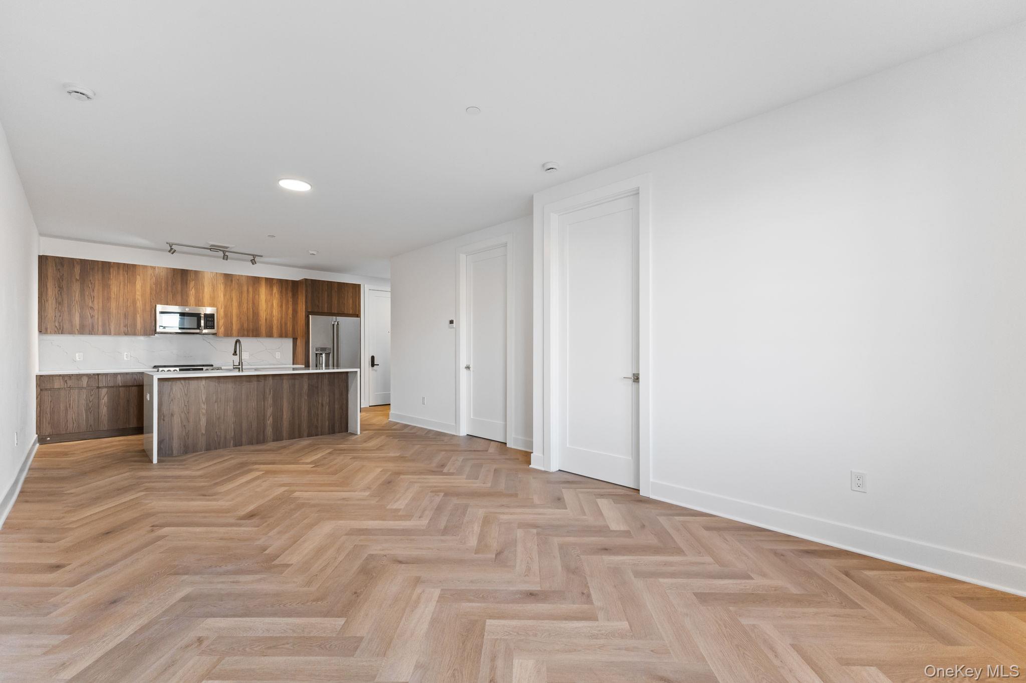 #4 photo, 100 E Putnam Avenue, Call Listing Agent , CT 06807