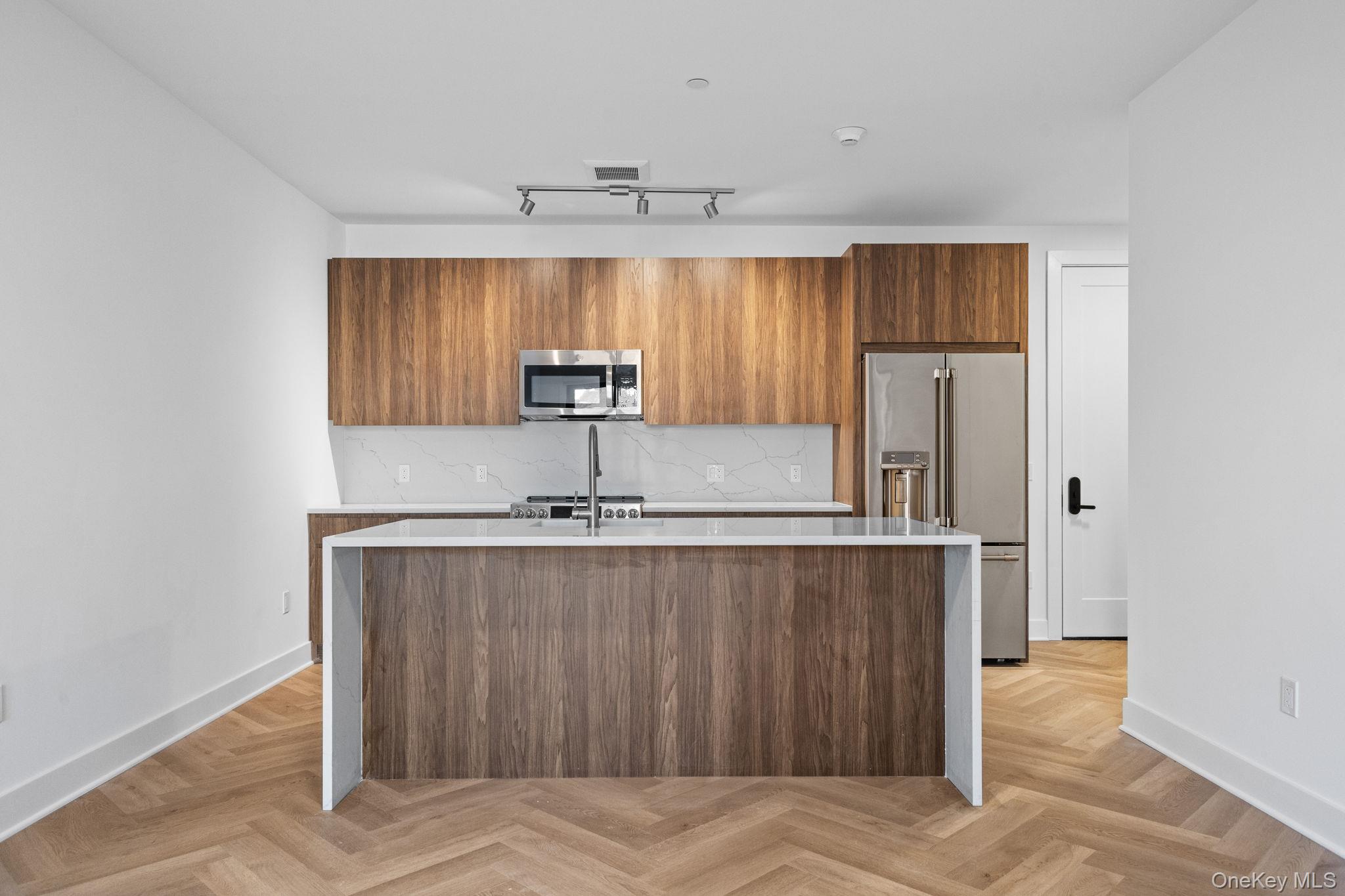 #5 photo, 100 E Putnam Avenue, Call Listing Agent , CT 06807