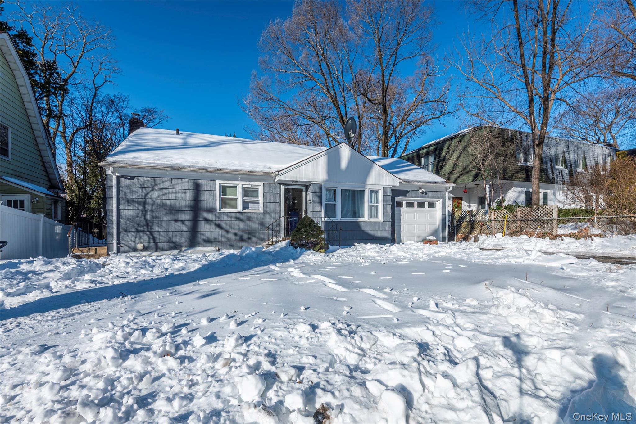 #4 photo, 24 Jackson Street, מחוז נסאו Glen Cove , NY 11542