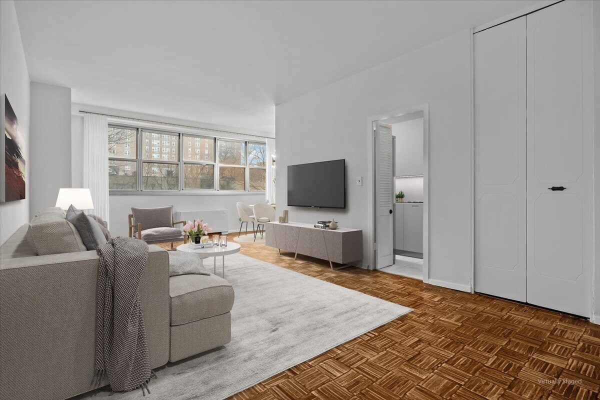 #1 photo, 555 KAPPOCK Street, Spuyten Duyvil , NY 10463