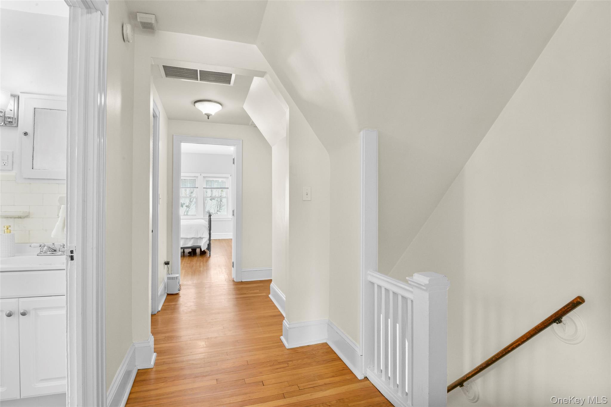 #15 photo, 6 Shadow Lane, Larchmont , NY 10538