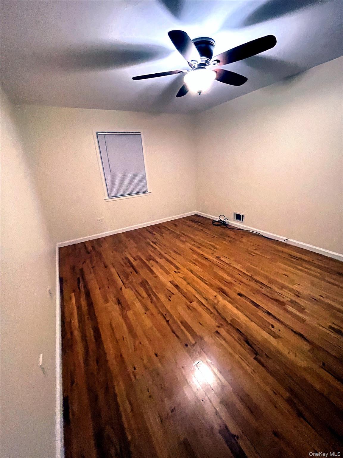 #14 photo, 2023 Whitestone Expressway, Куинс ‖ Whitestone , NY 11357