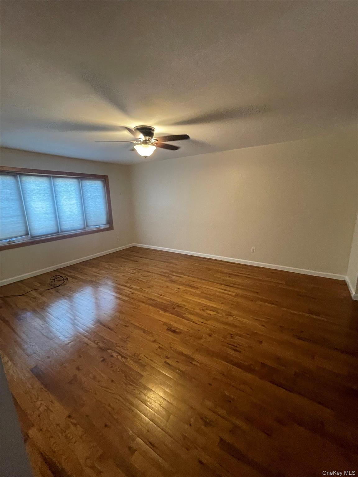 #18 photo, 2023 Whitestone Expressway, Куинс ‖ Whitestone , NY 11357