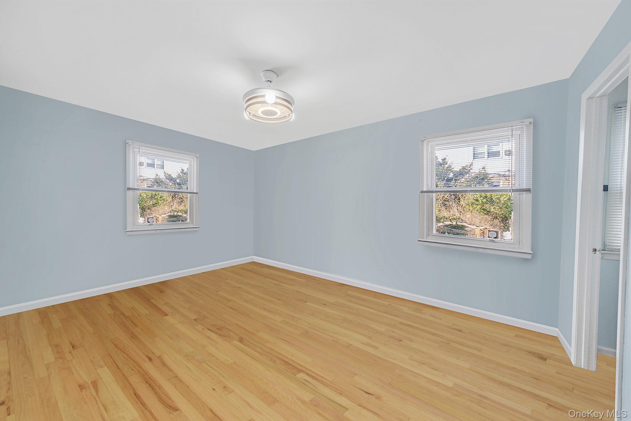 #8 photo, 2023 Whitestone Expressway, Куинс ‖ Whitestone , NY 11357