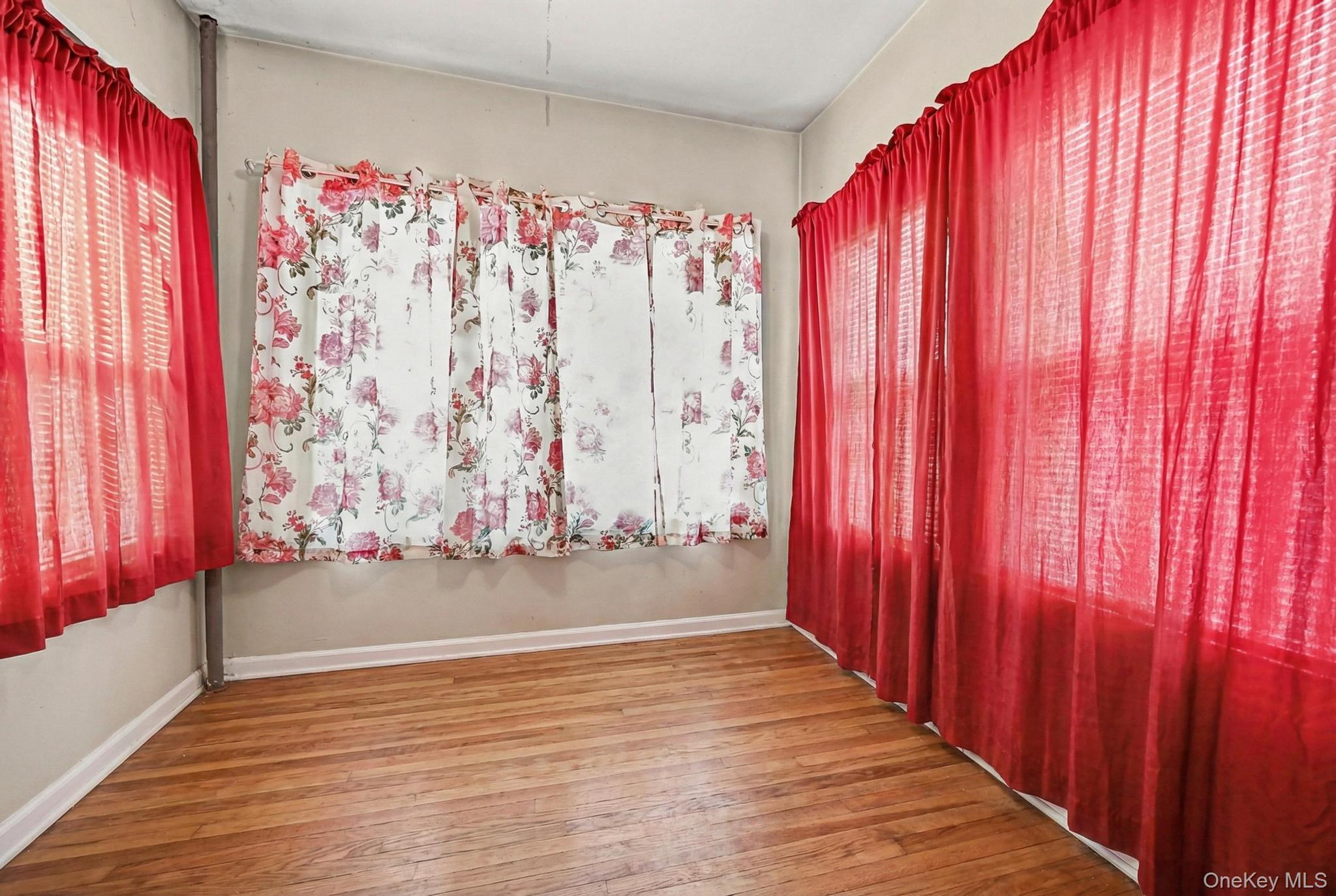 #8 photo, 114-38 149th Street, קווינס Jamaica , NY 11436