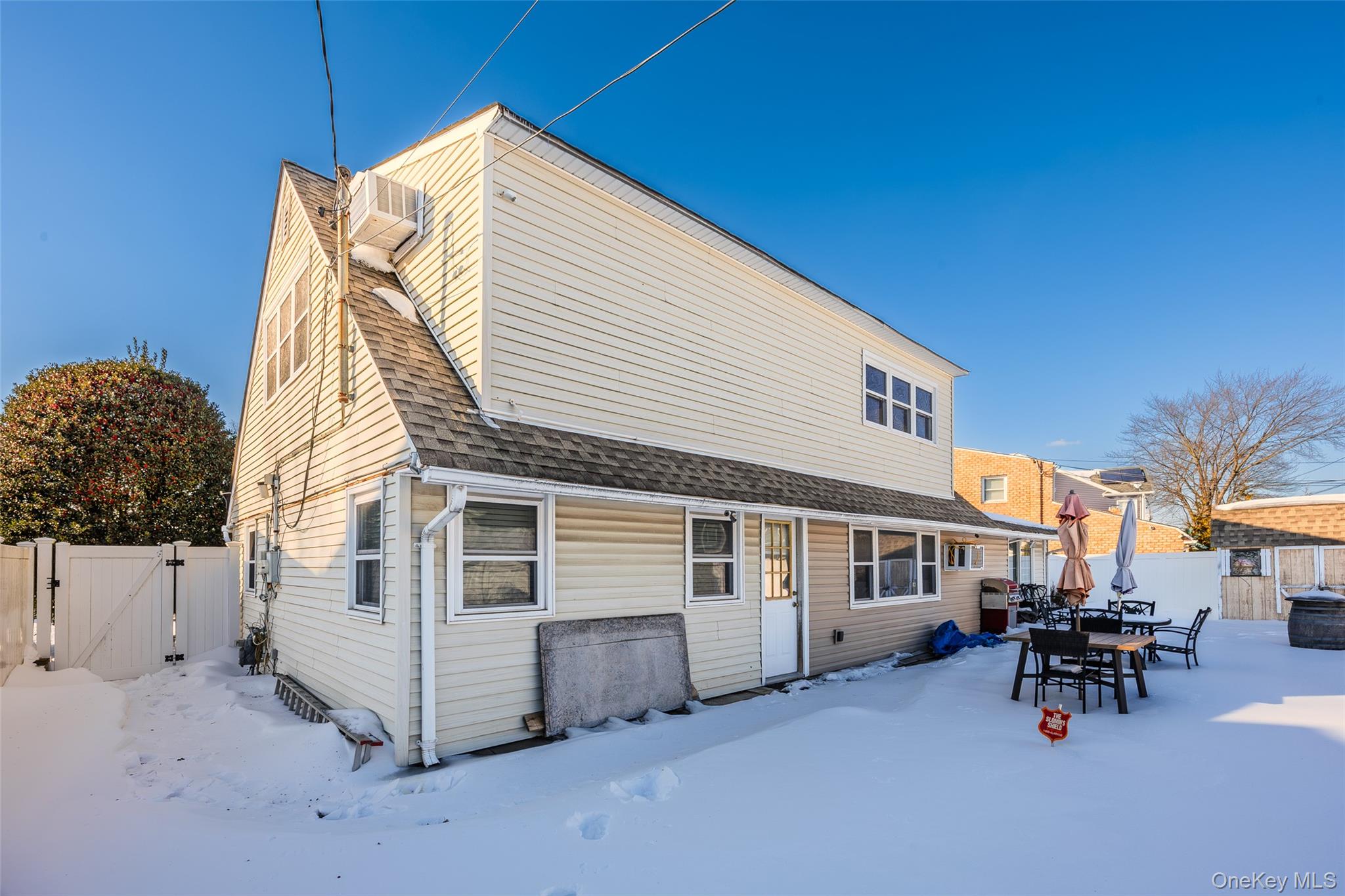 #3 photo, 43 Wildflower Lane, מחוז נסאו Wantagh , NY 11793