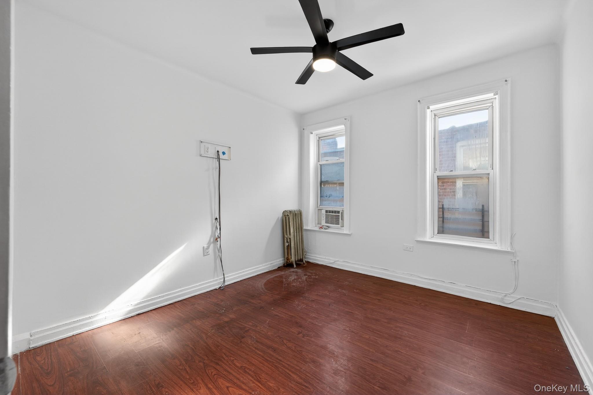 #12 photo, 667 Hemlock Street, ब्रुकलीन Brooklyn , NY 11208