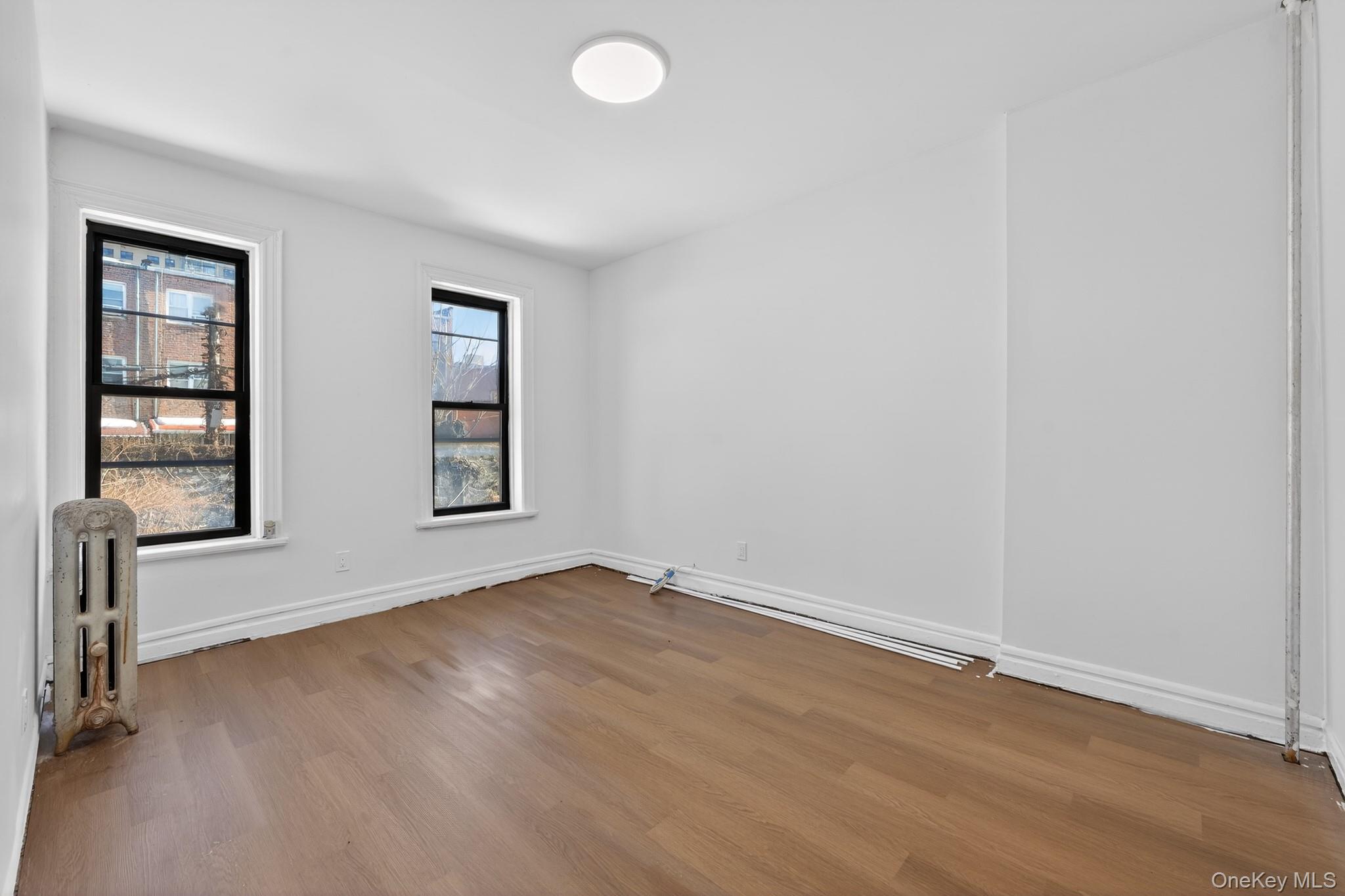 #6 photo, 667 Hemlock Street, ब्रुकलीन Brooklyn , NY 11208