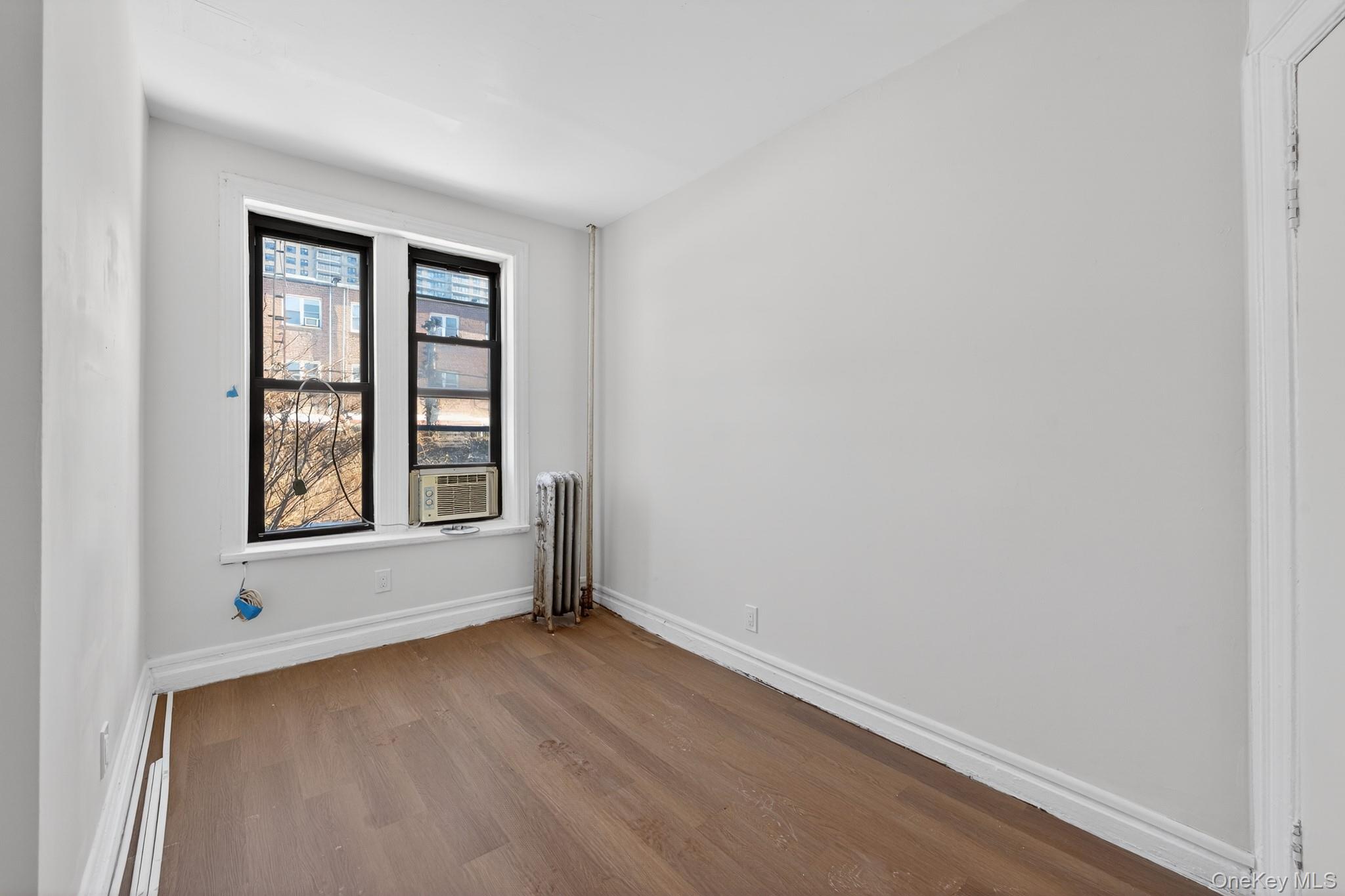 #7 photo, 667 Hemlock Street, ब्रुकलीन Brooklyn , NY 11208
