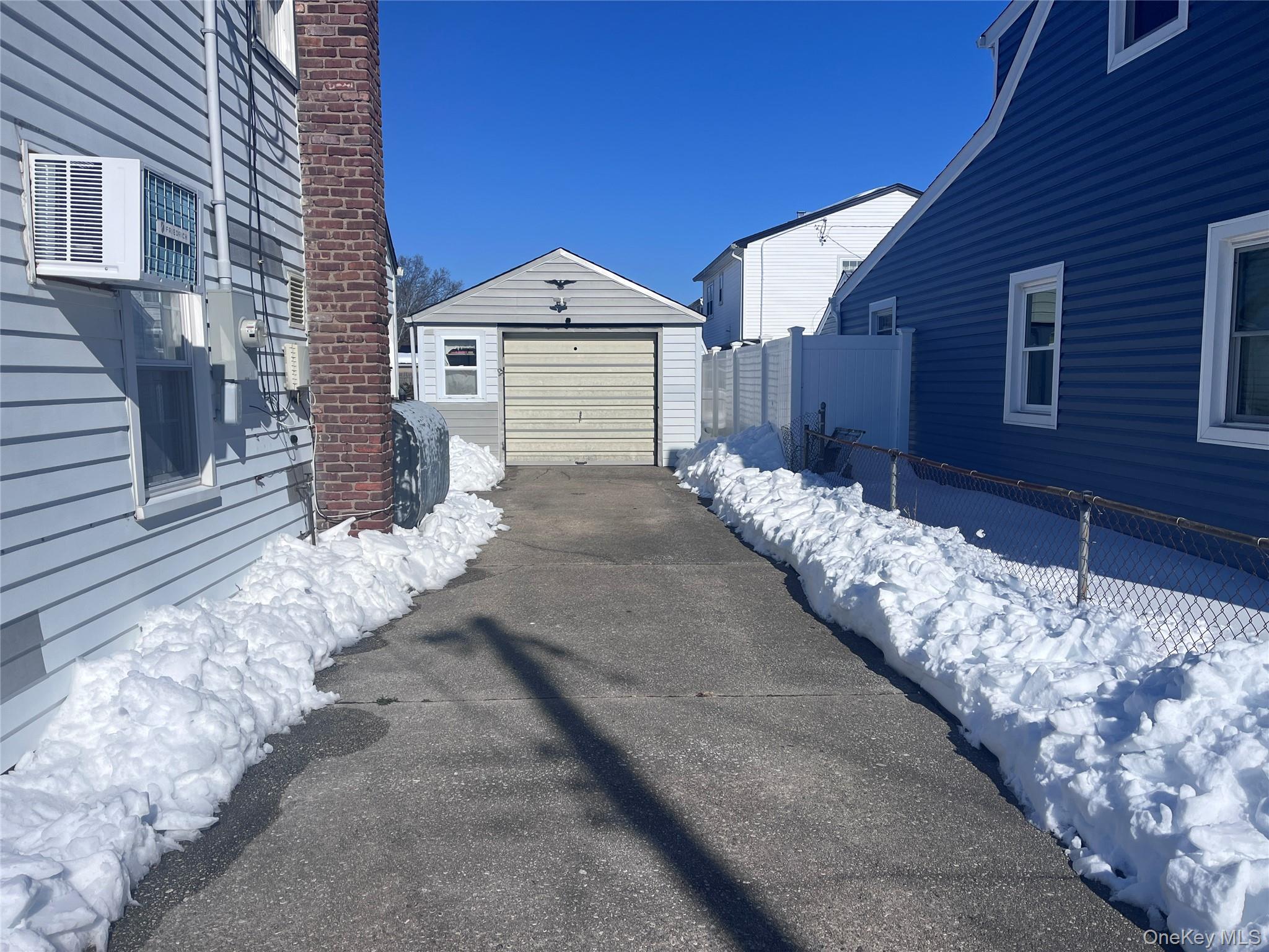 #11 photo, 3 Birch Court, सफ़ोक काउंटी East Farmingdale , NY 11735