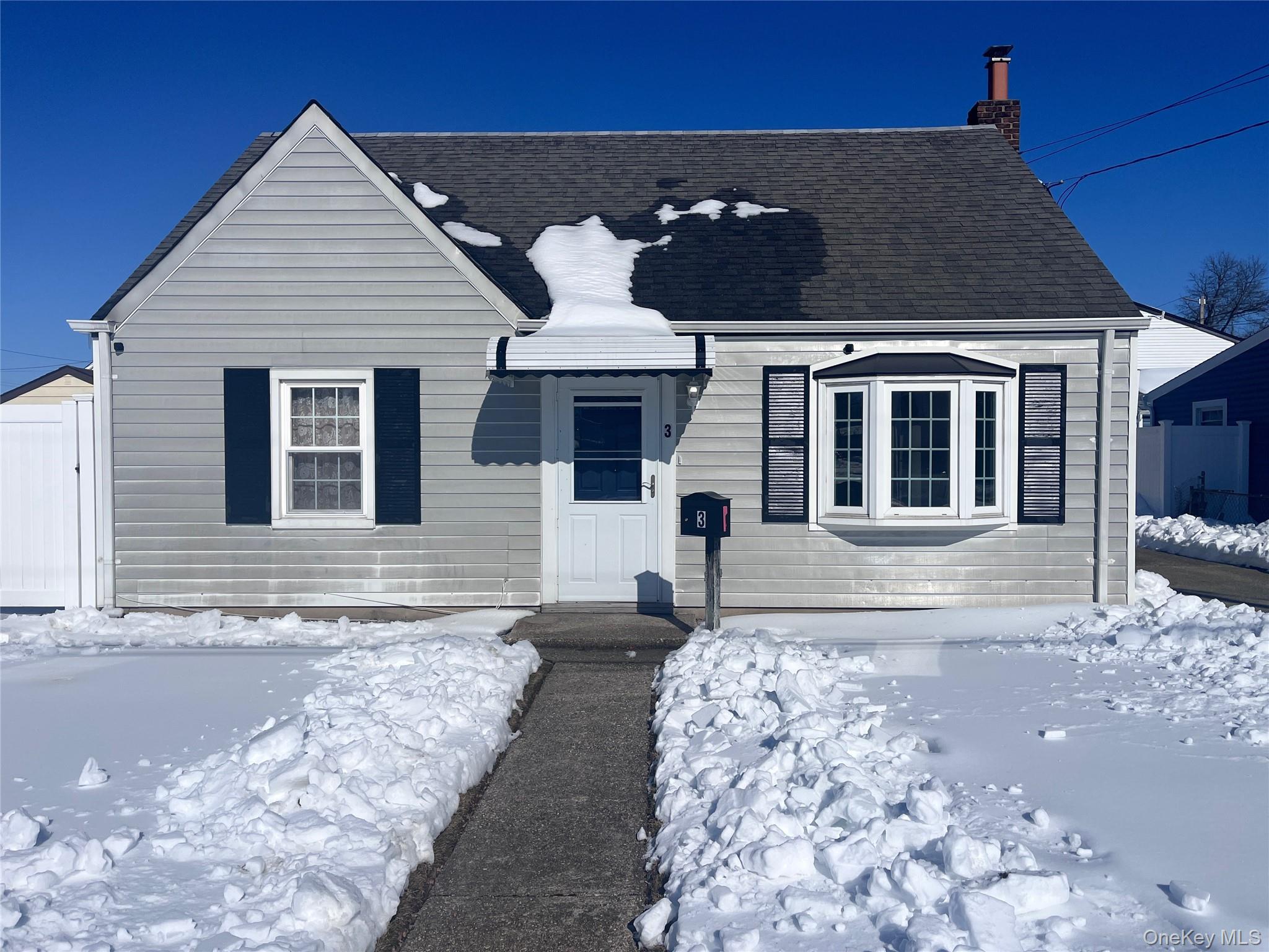 #12 photo, 3 Birch Court, सफ़ोक काउंटी East Farmingdale , NY 11735