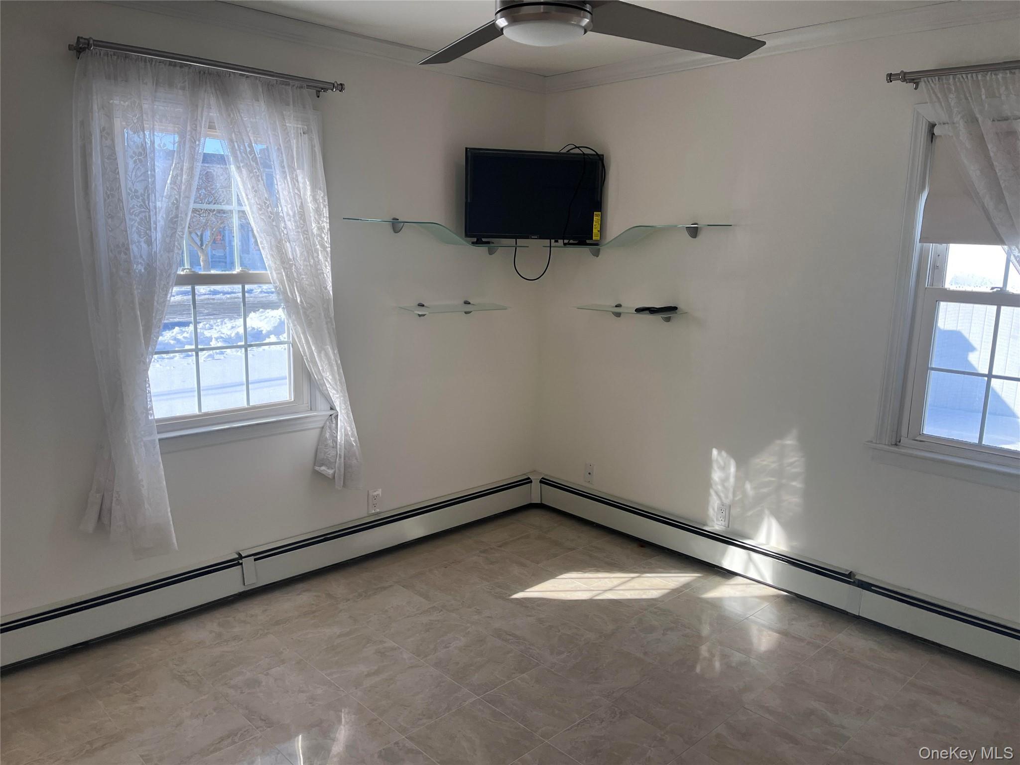 #6 photo, 3 Birch Court, सफ़ोक काउंटी East Farmingdale , NY 11735