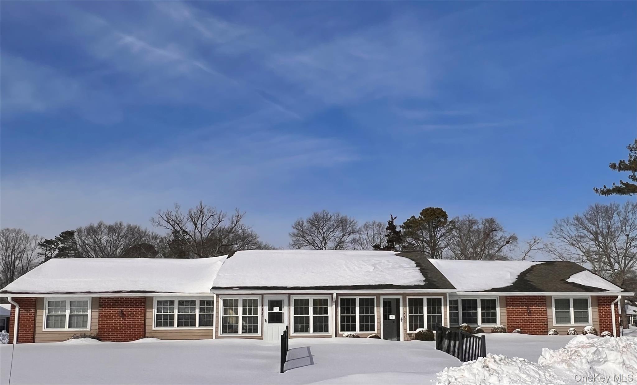 #1 photo, 44B Trent Court, 東長島 Ridge , NY 11961