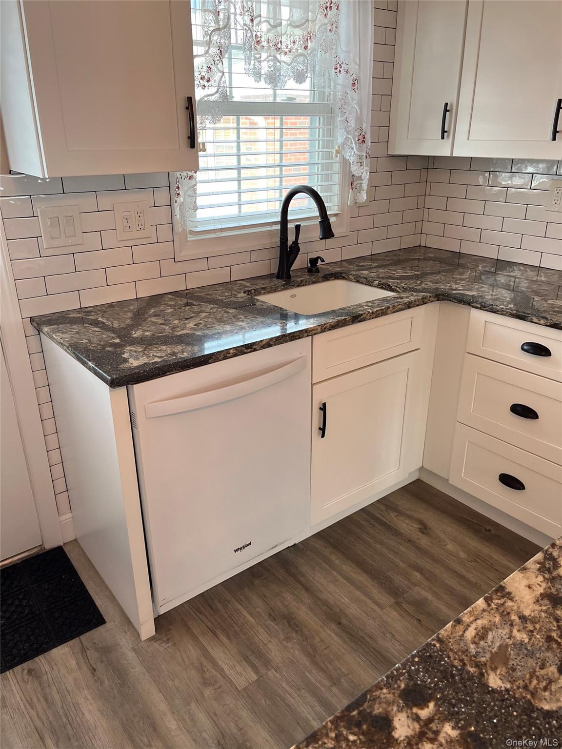 #10 photo, 44B Trent Court, 東長島 Ridge , NY 11961