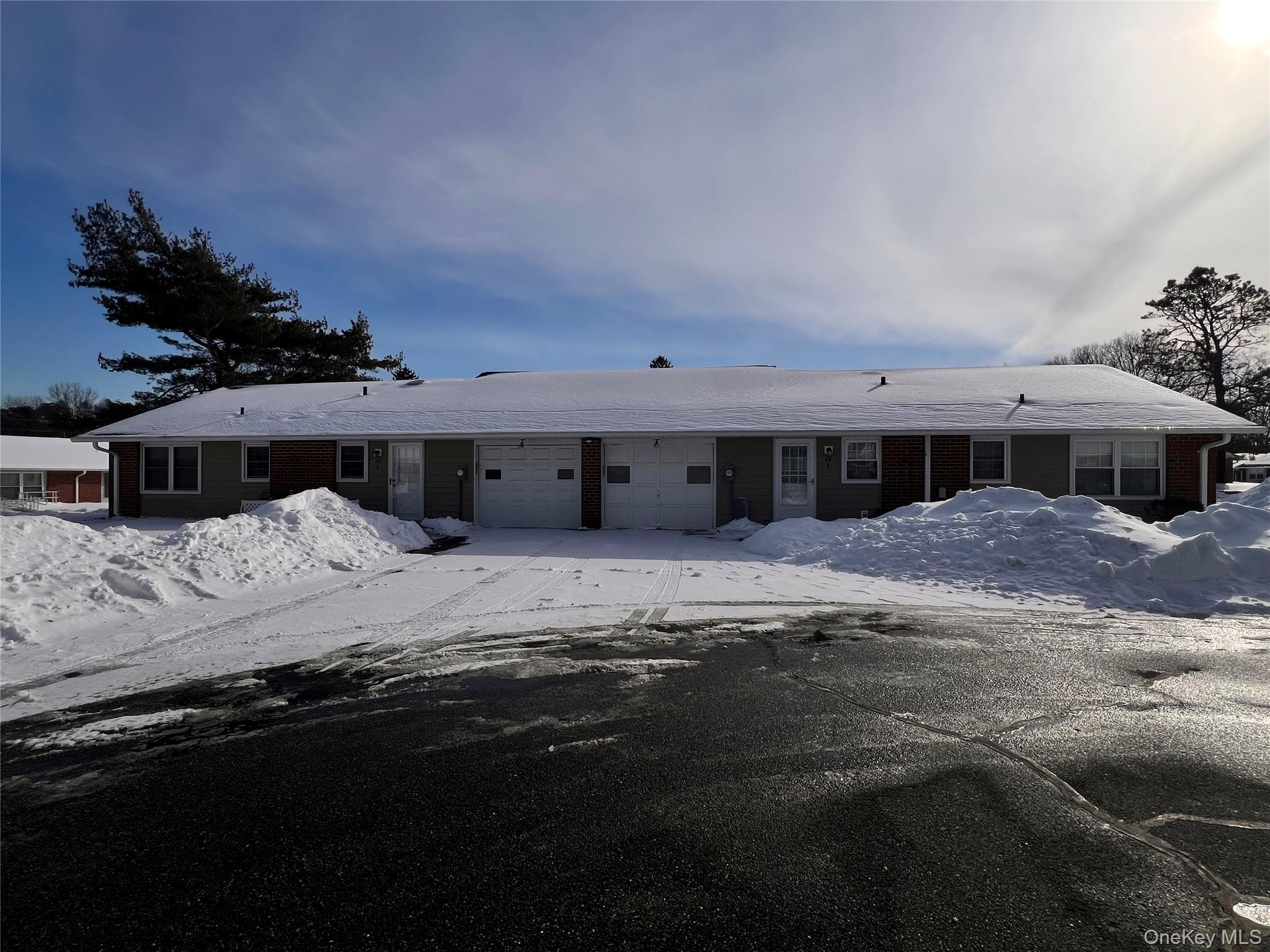 #15 photo, 44B Trent Court, 東長島 Ridge , NY 11961