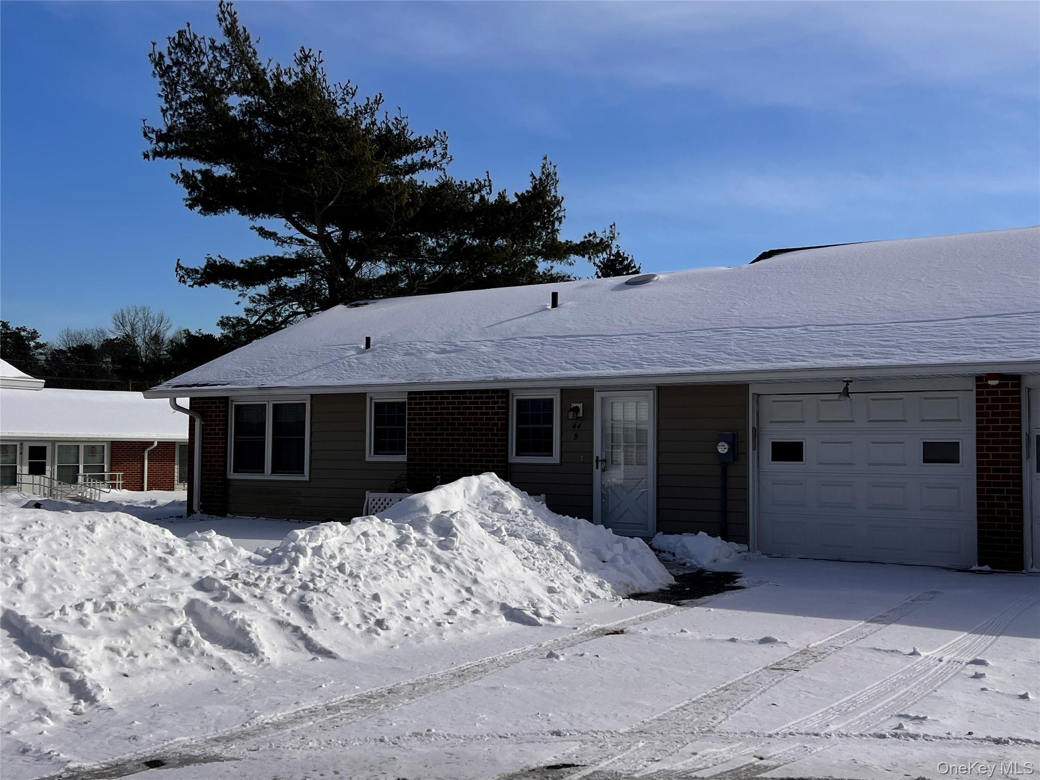 #16 photo, 44B Trent Court, 東長島 Ridge , NY 11961