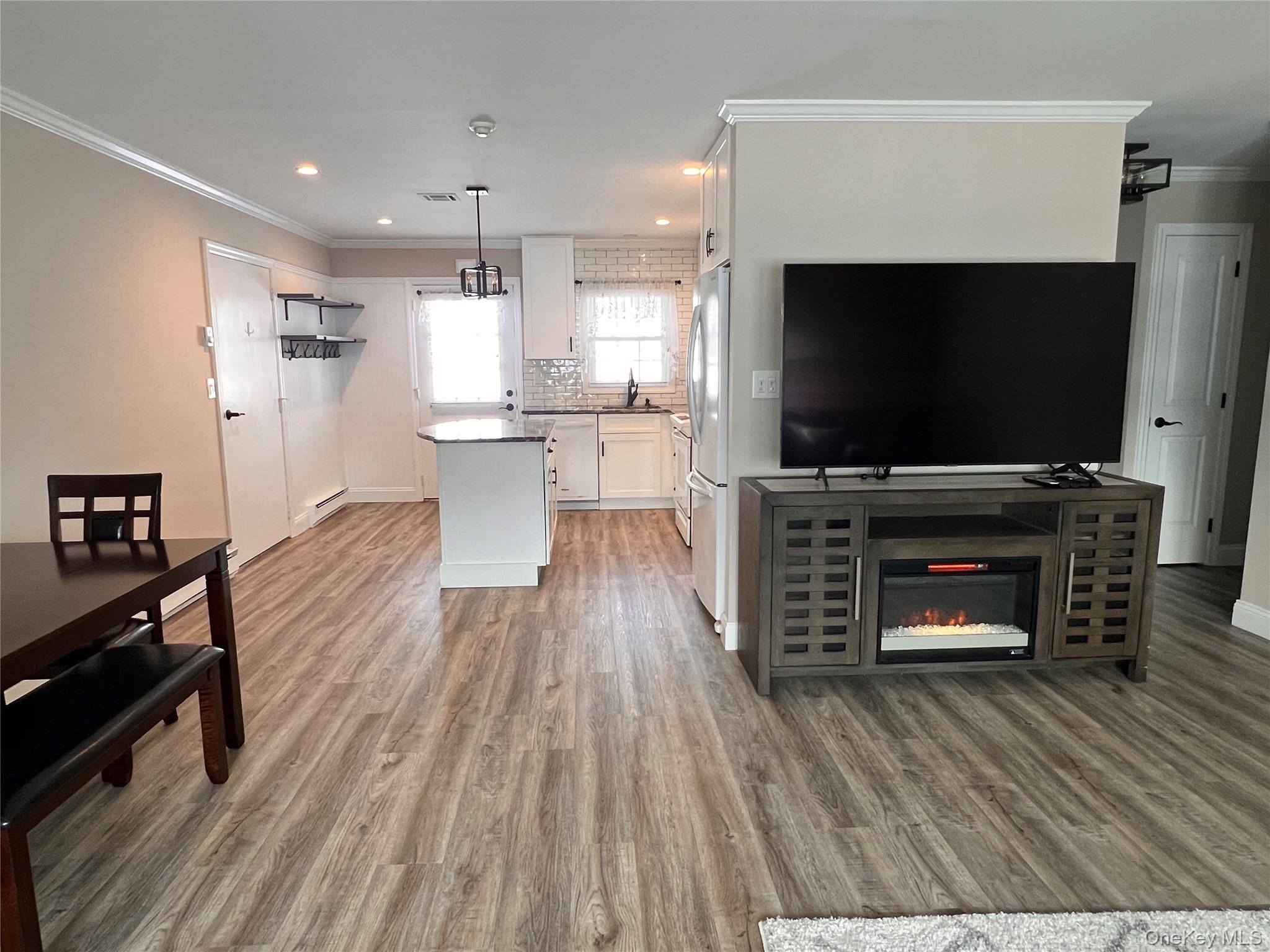 #5 photo, 44B Trent Court, 東長島 Ridge , NY 11961