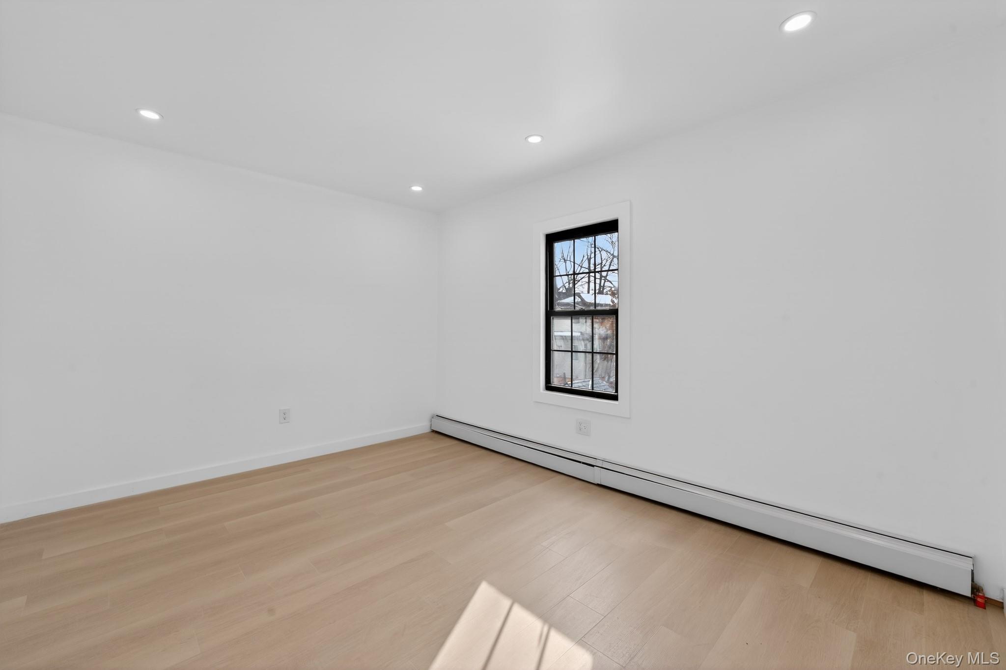 #14 photo, 11420 149th Street, קווינס Jamaica , NY 11436