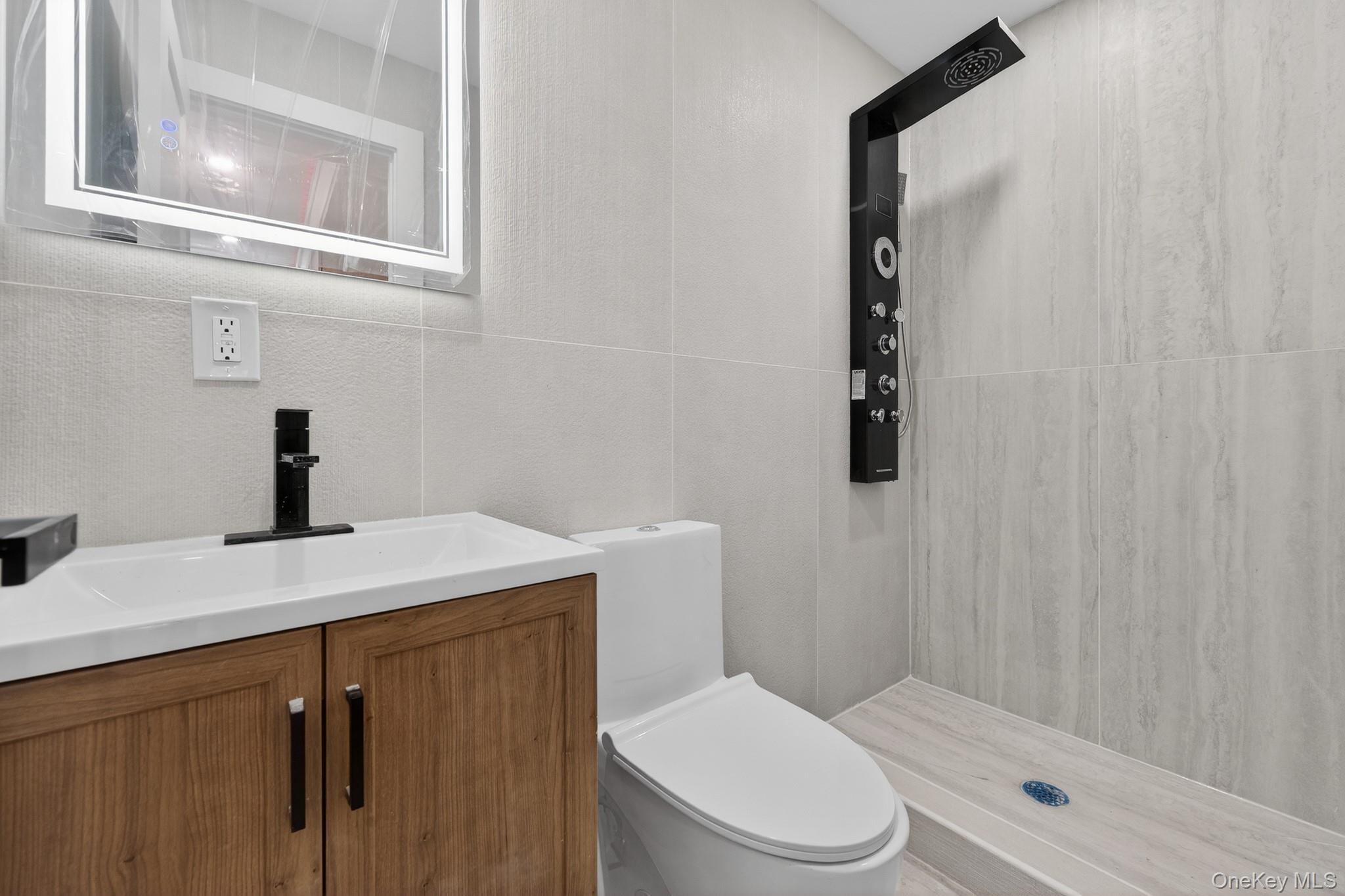 #8 photo, 11420 149th Street, קווינס Jamaica , NY 11436