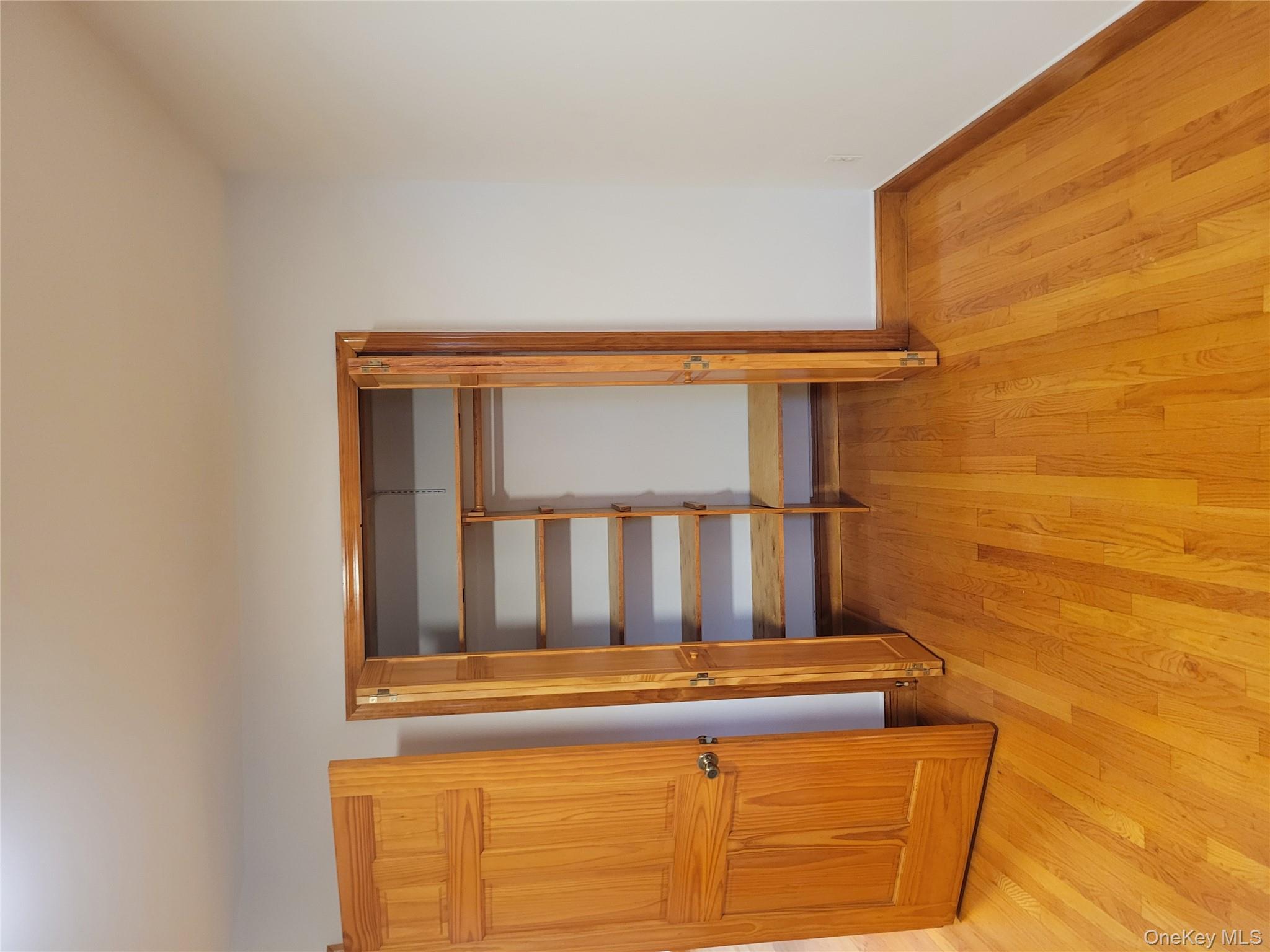 #6 photo, 6006 172nd Street, Куинс ‖ Fresh Meadows , NY 11365