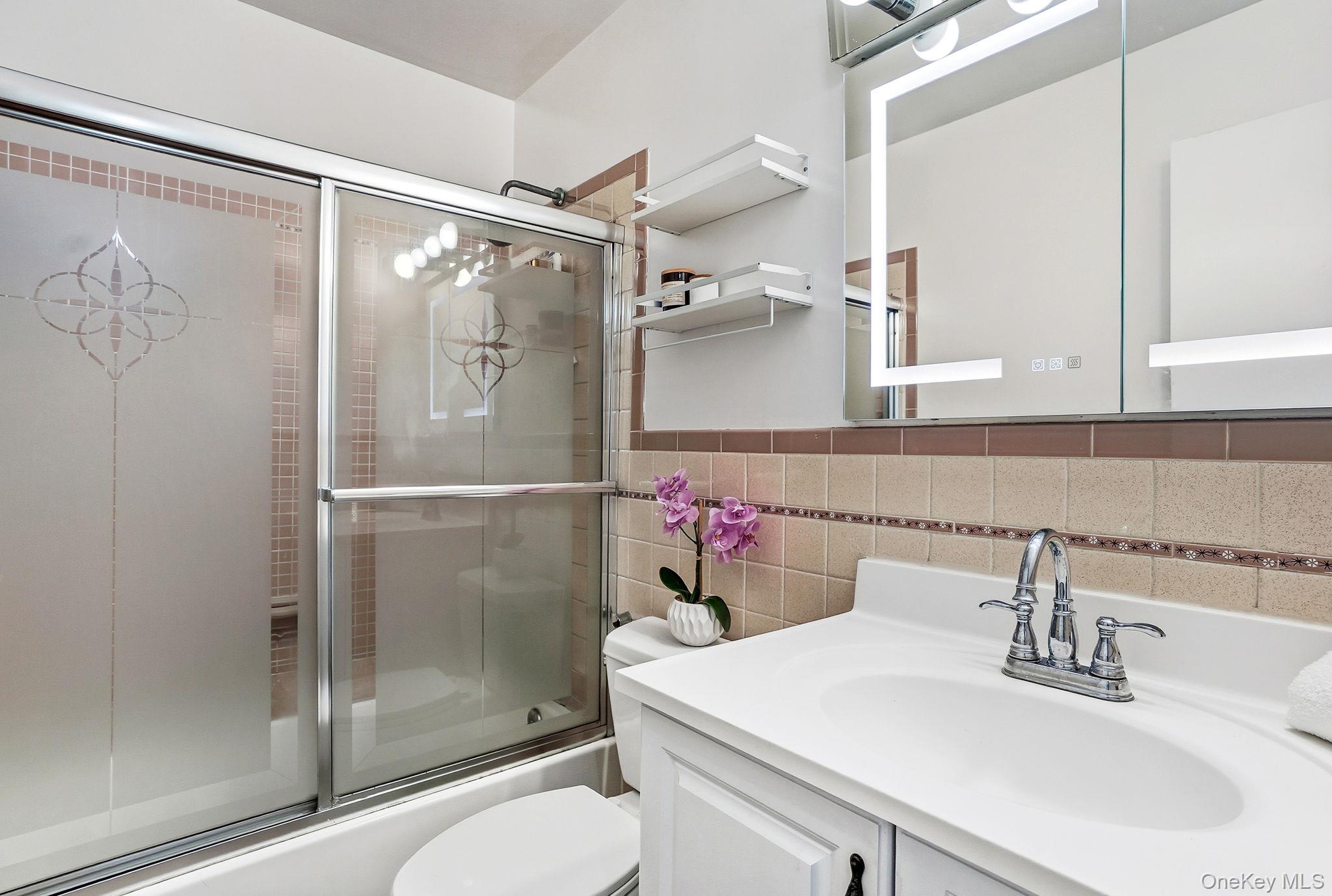 #18 photo, 4 Laura Drive, Airmont , NY 10952