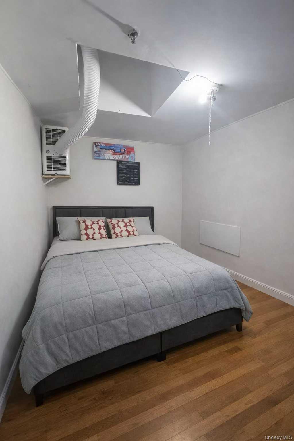 #5 photo, 3733 107th Street, Corona , NY 11368