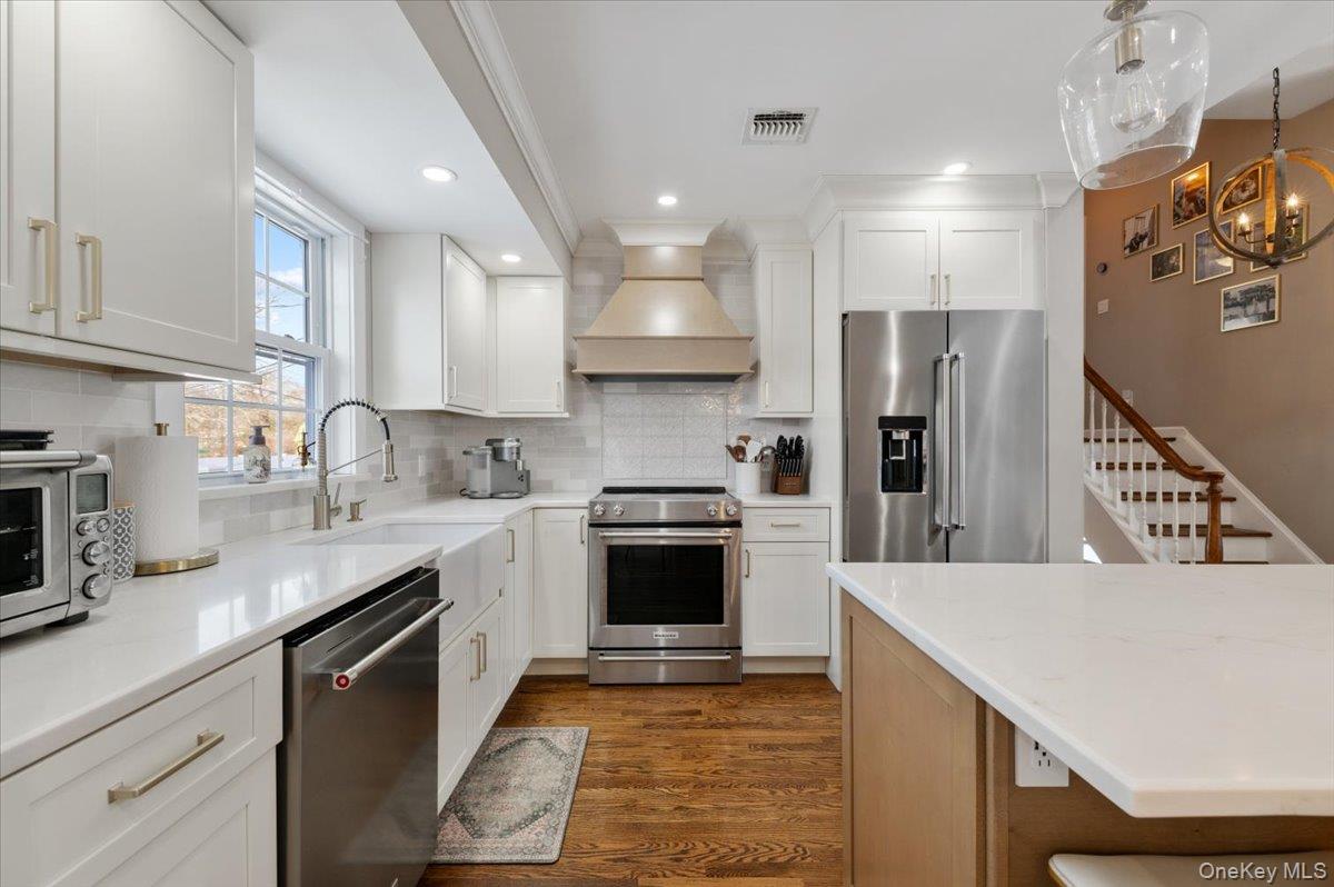 #13 photo, 46 Lincoln Street, Farmingdale , NY 11735