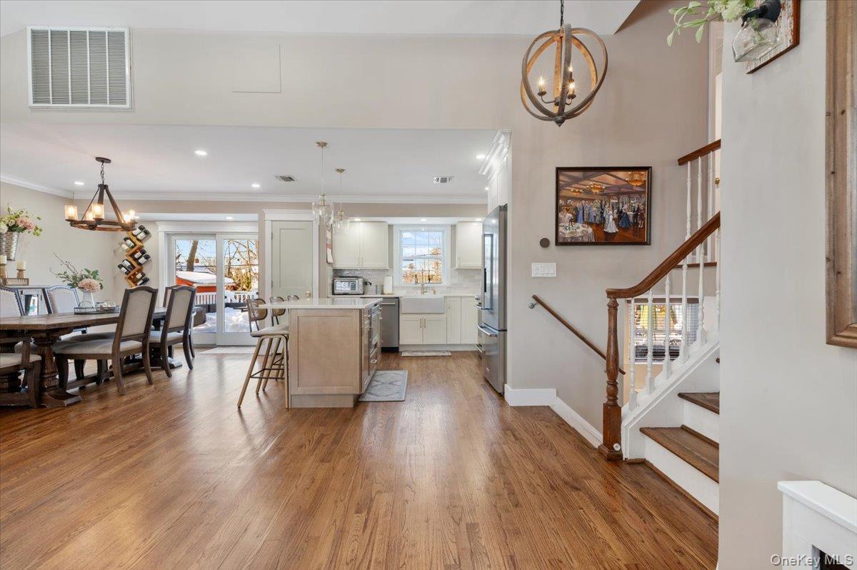 #4 photo, 46 Lincoln Street, Farmingdale , NY 11735