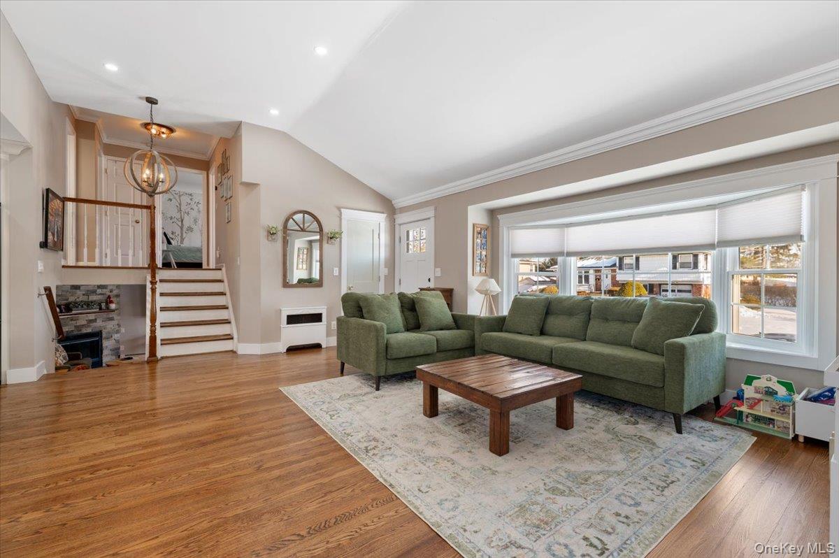 #5 photo, 46 Lincoln Street, Farmingdale , NY 11735