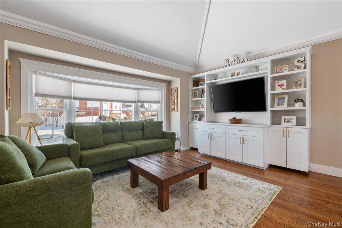 #6 photo, 46 Lincoln Street, Farmingdale , NY 11735