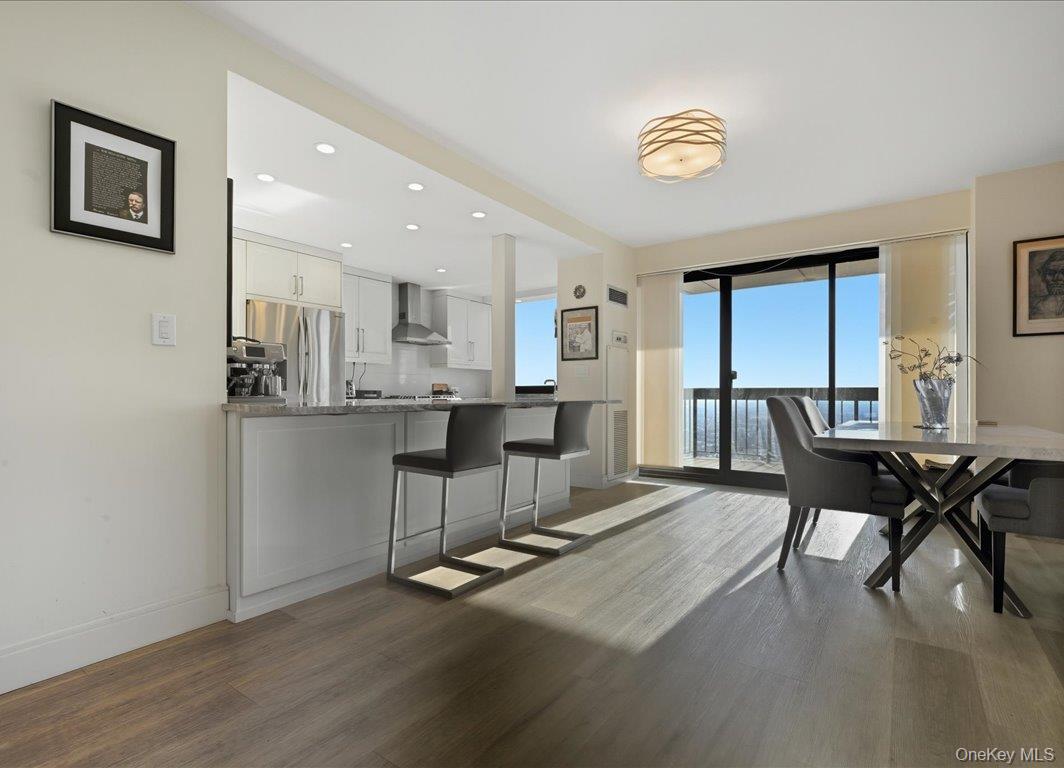 #14 photo, 27110 Grand Central Parkway, קווינס Floral Park , NY 11005