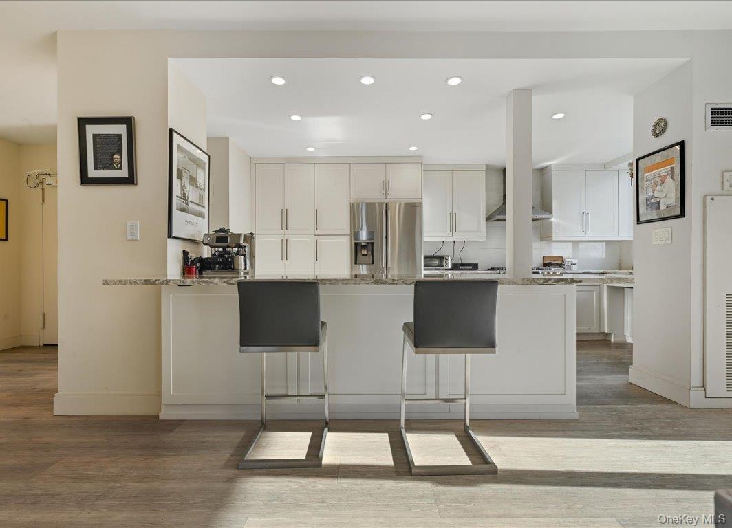 #15 photo, 27110 Grand Central Parkway, קווינס Floral Park , NY 11005