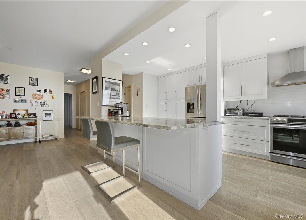 #16 photo, 27110 Grand Central Parkway, קווינס Floral Park , NY 11005