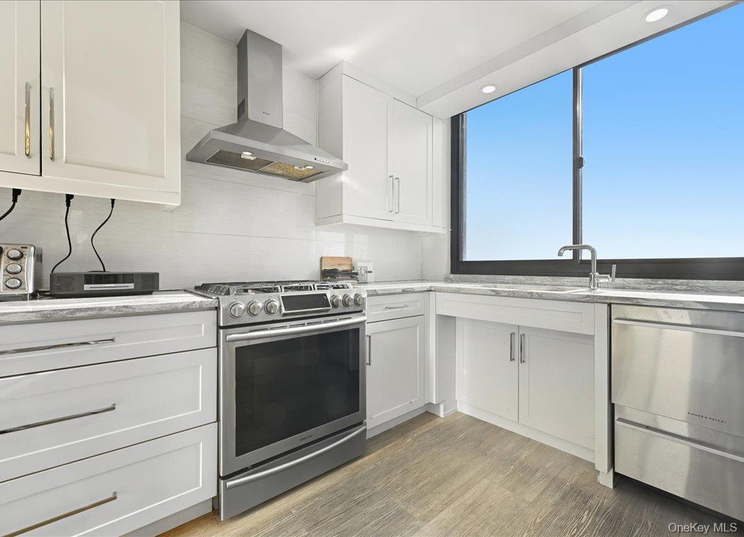 #18 photo, 27110 Grand Central Parkway, קווינס Floral Park , NY 11005