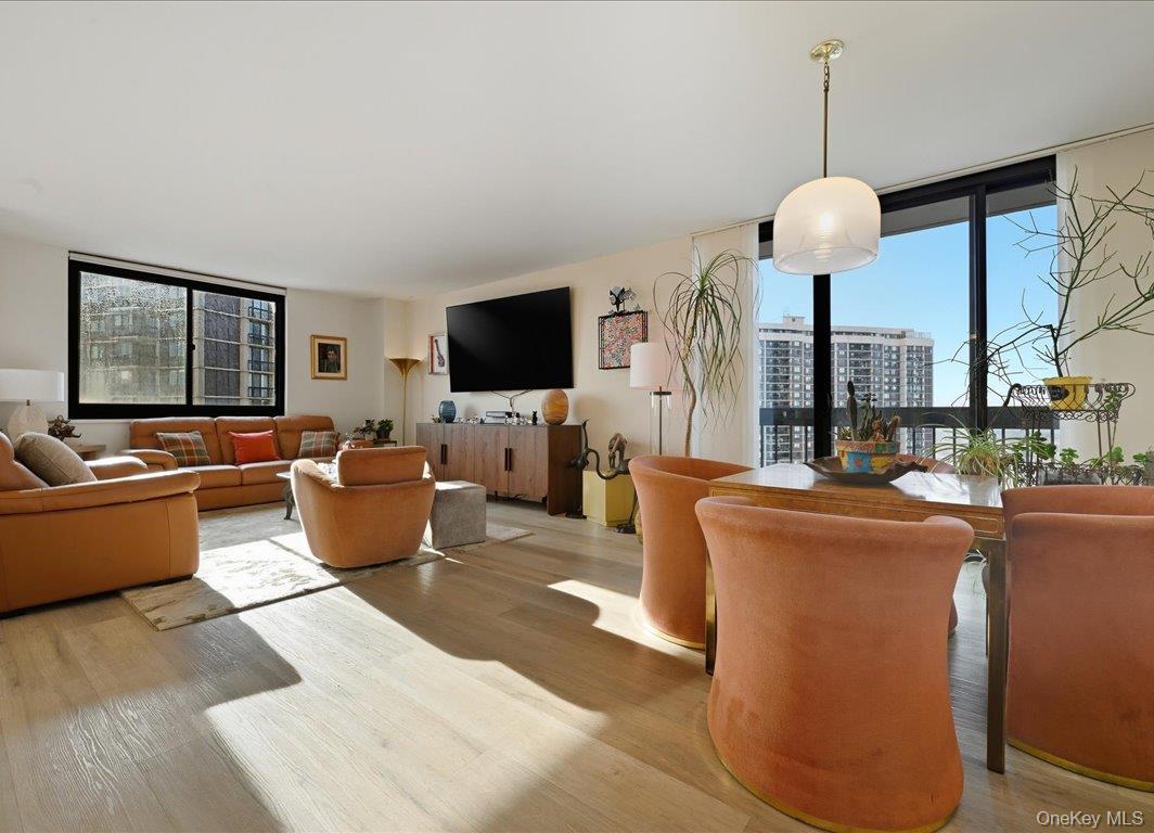 #5 photo, 27110 Grand Central Parkway, קווינס Floral Park , NY 11005