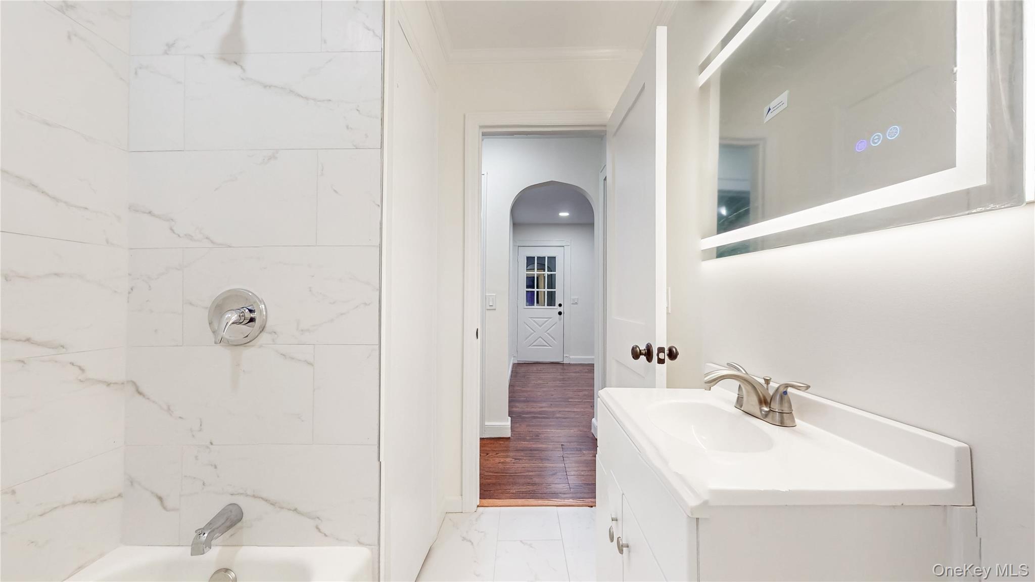 #10 photo, 23 Cherry Street, सफ़ोक काउंटी East Northport , NY 11731