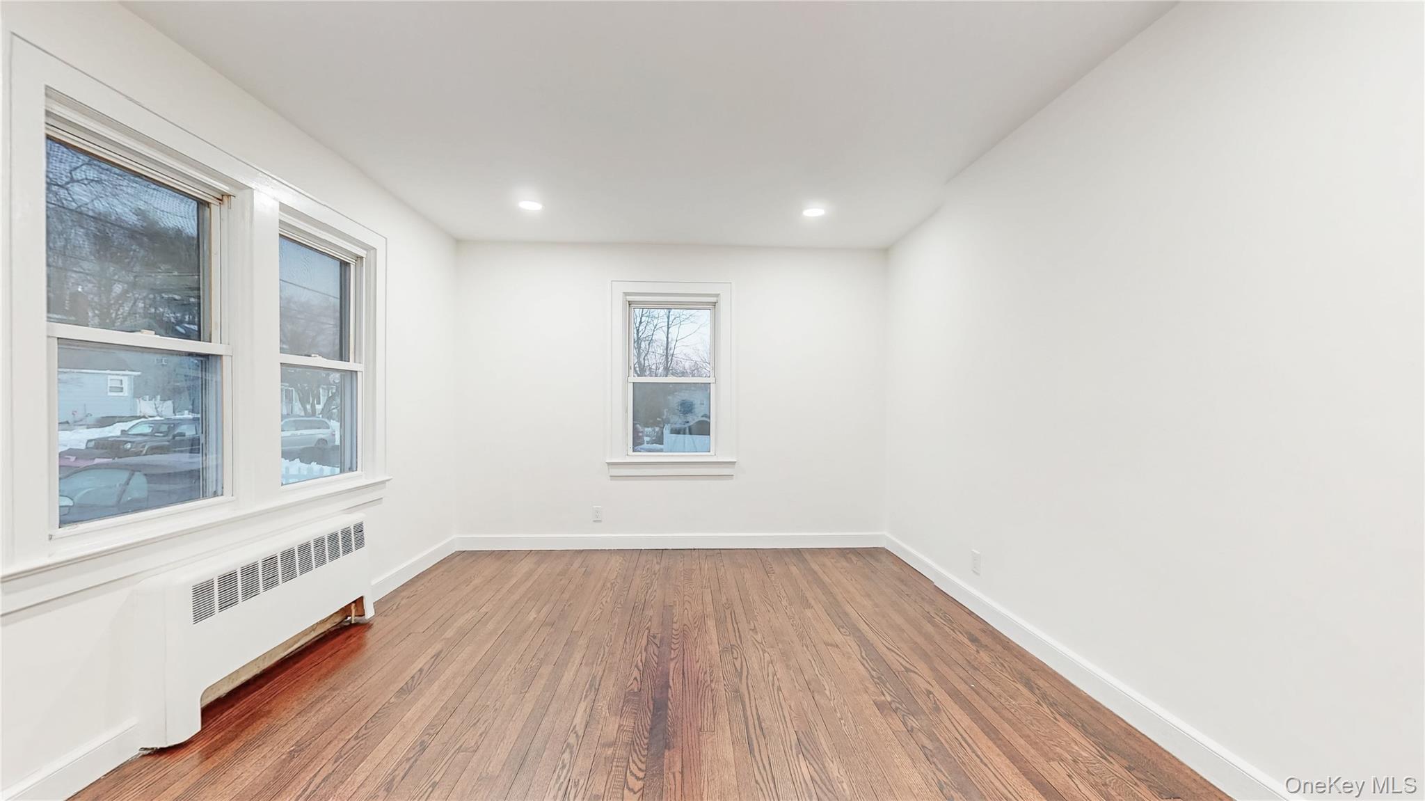 #4 photo, 23 Cherry Street, सफ़ोक काउंटी East Northport , NY 11731