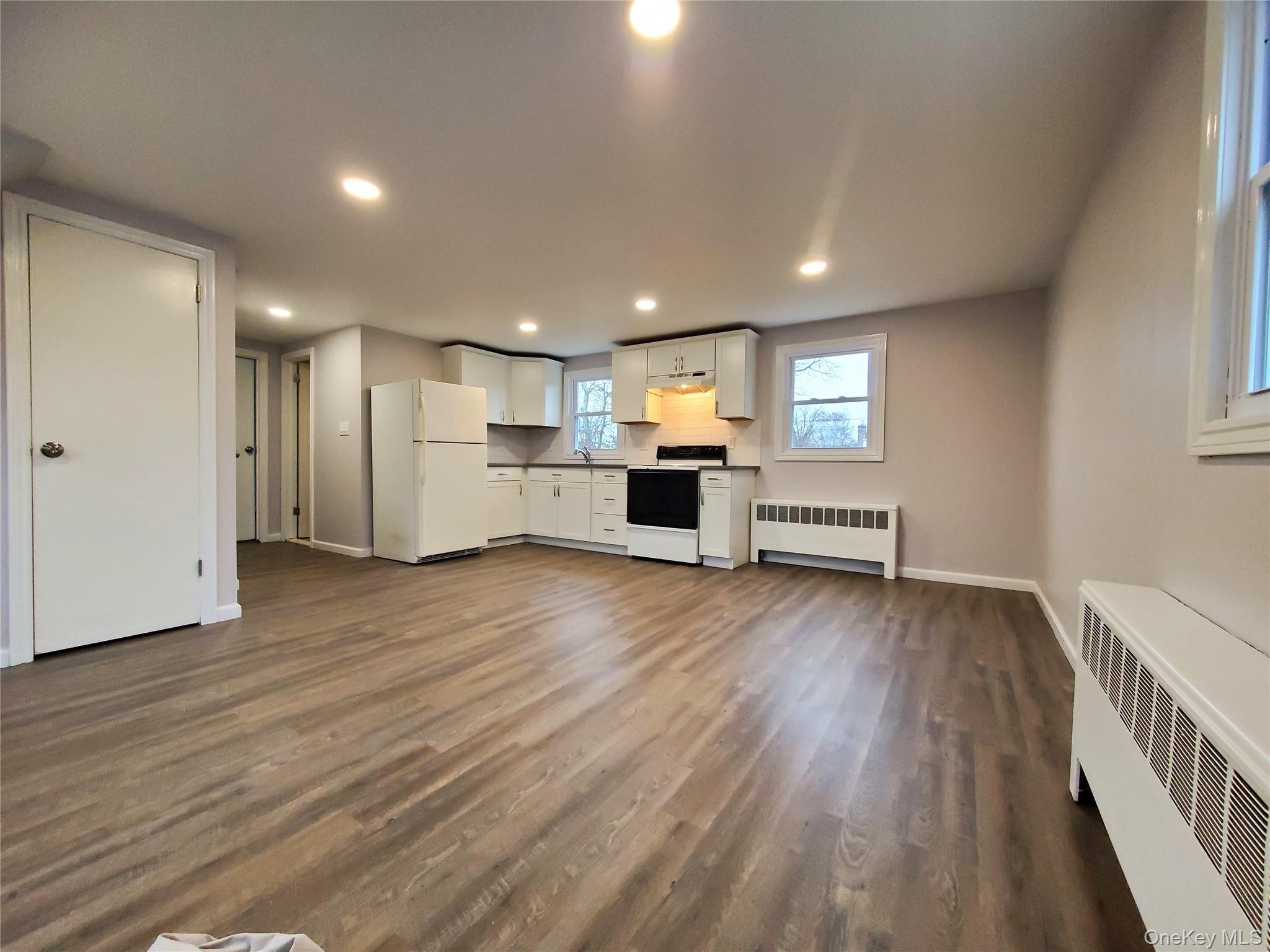 #3 photo, 273 South 16th St, Lindenhurst , NY 11757