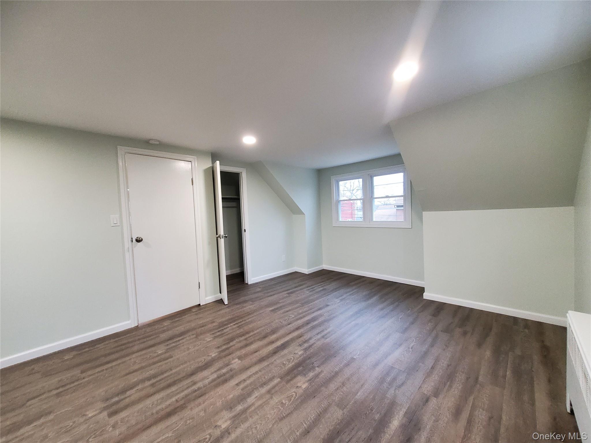 #6 photo, 273 South 16th St, Lindenhurst , NY 11757