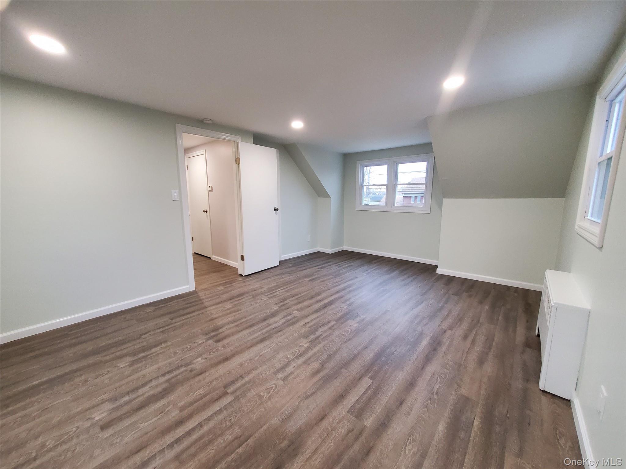 #8 photo, 273 South 16th St, Lindenhurst , NY 11757