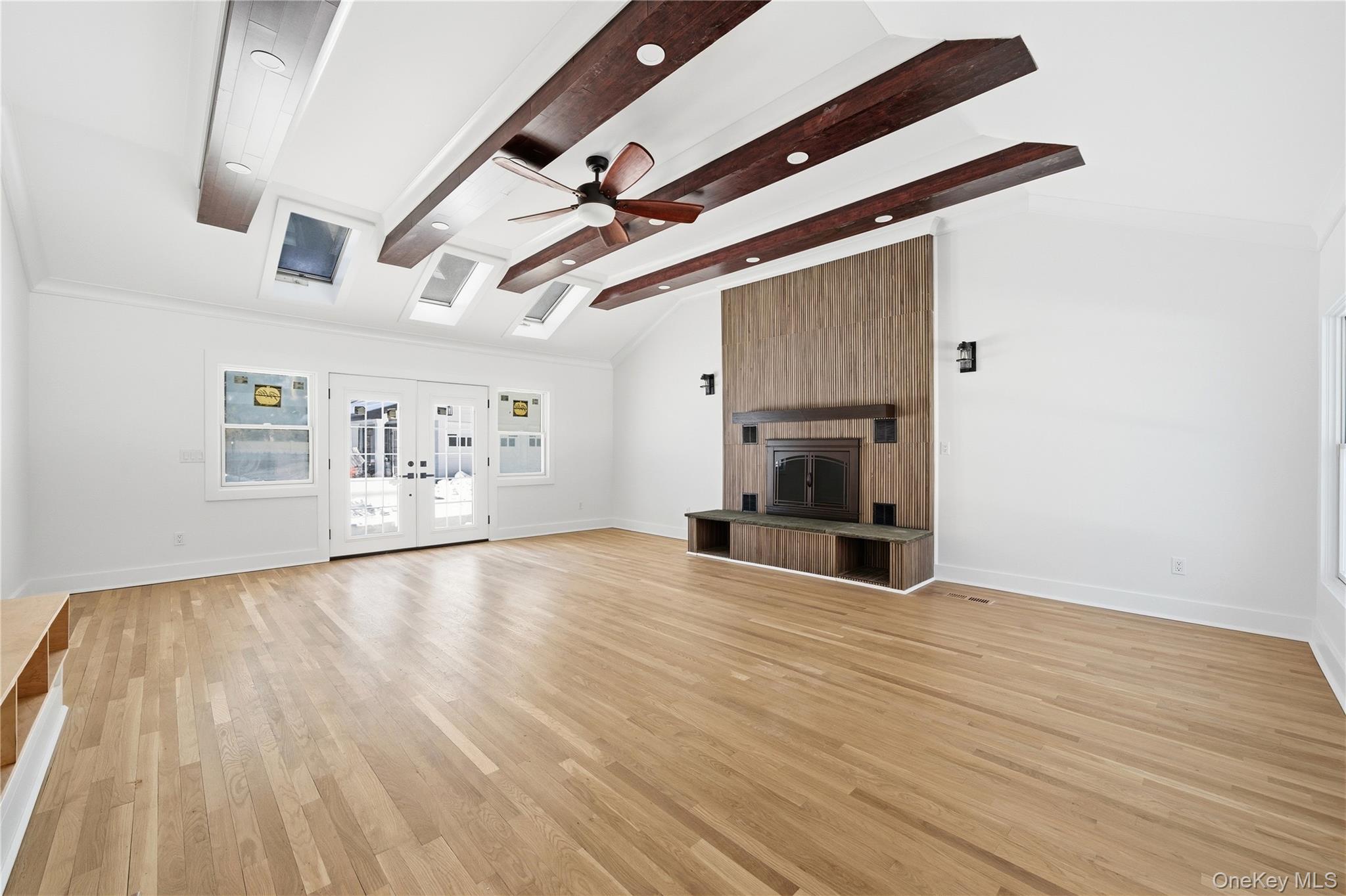 #11 photo, 75 Centerport Road, Greenlawn , NY 11740