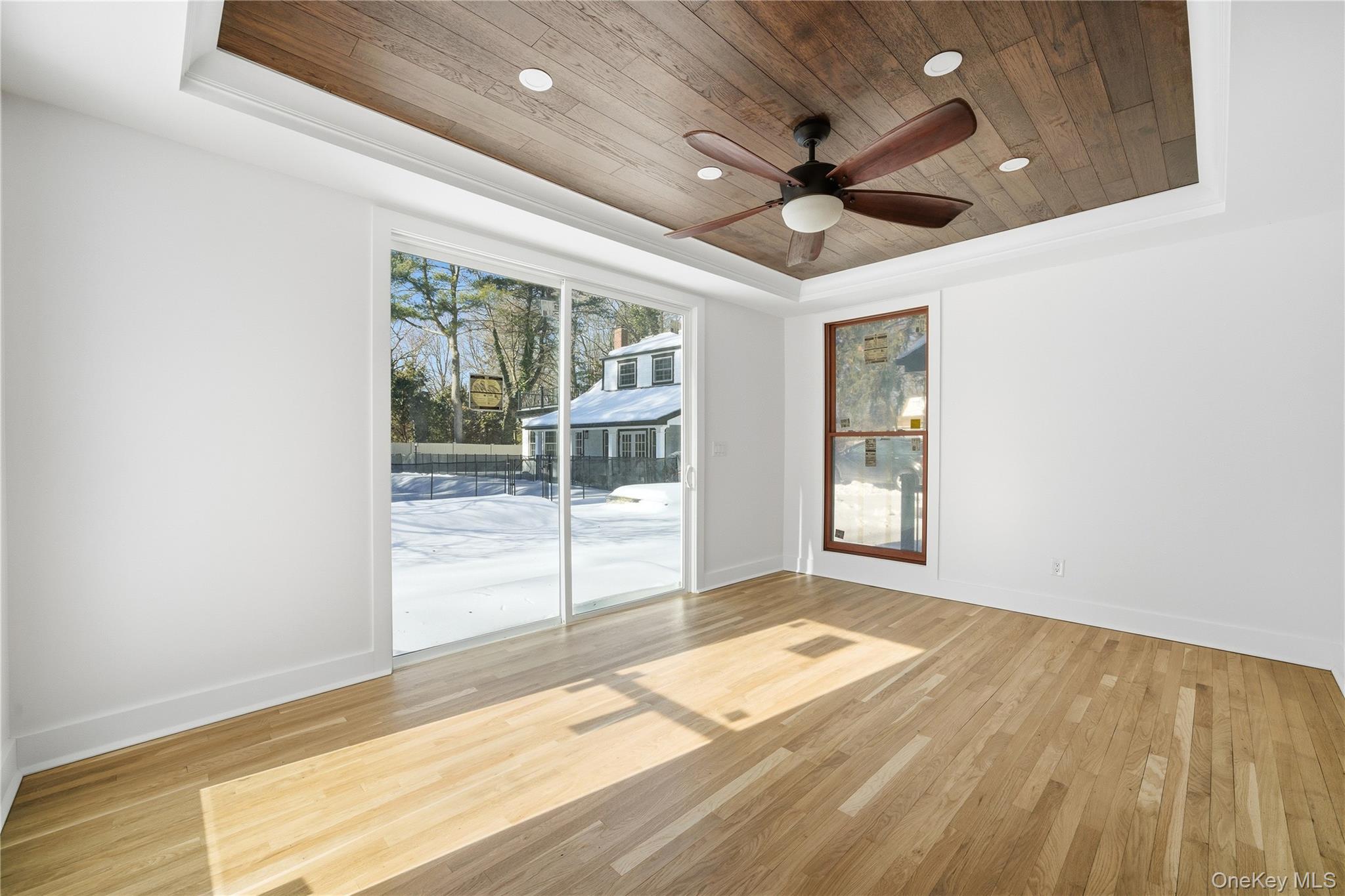 #19 photo, 75 Centerport Road, Greenlawn , NY 11740