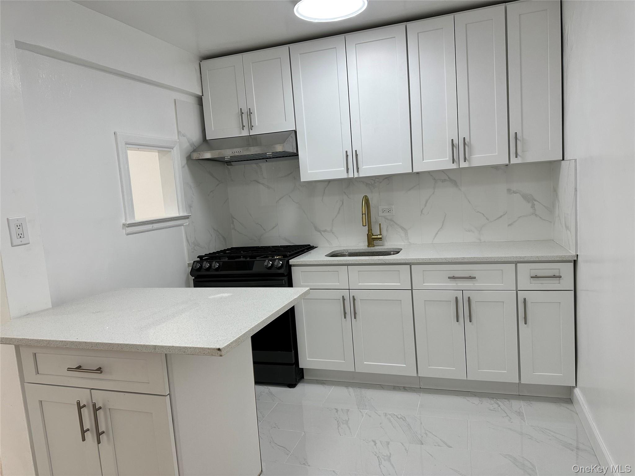 #10 photo, 43-43 Kissena Boulevard, קווינס Flushing , NY 11355