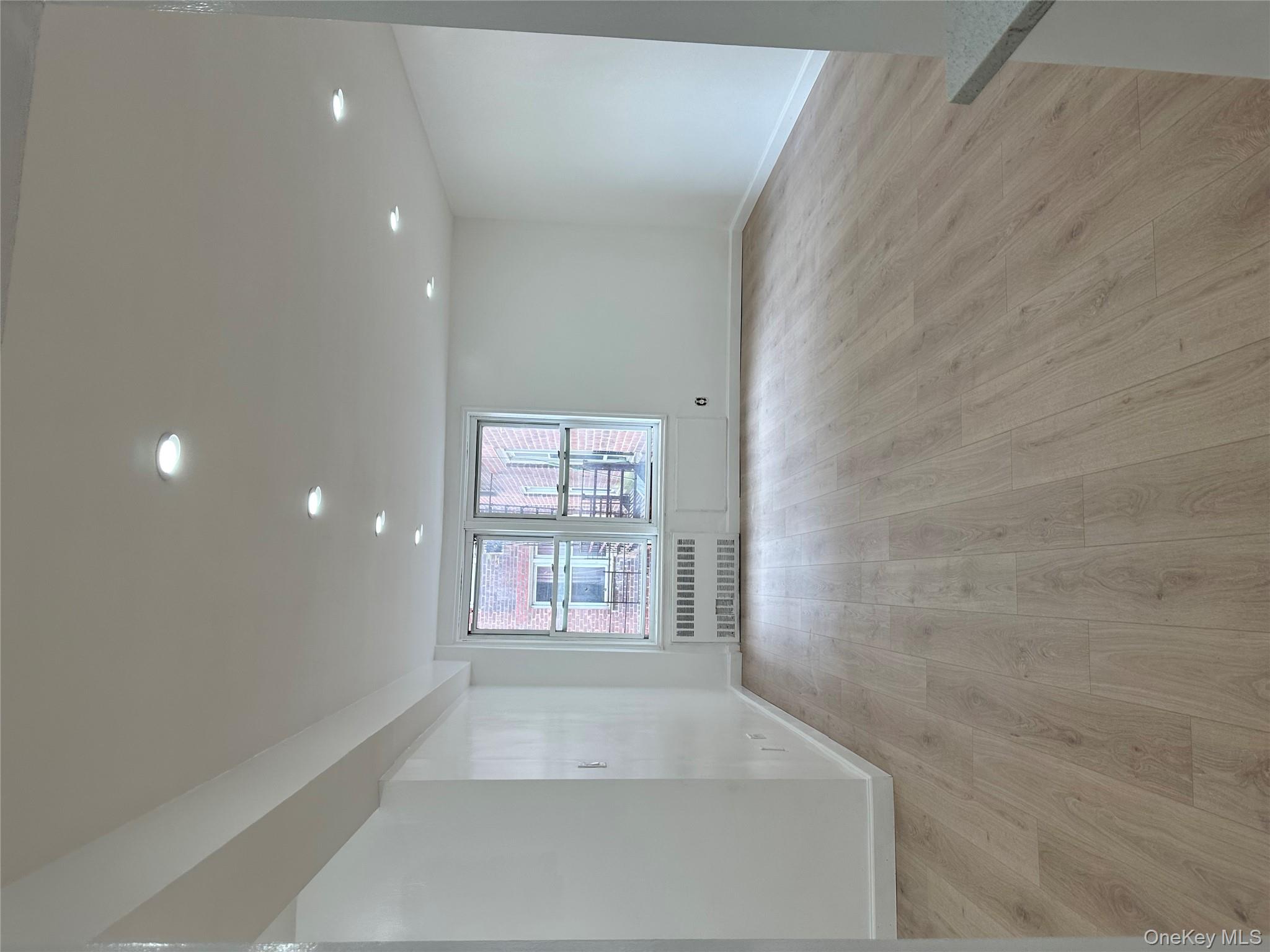 #11 photo, 43-43 Kissena Boulevard, קווינס Flushing , NY 11355