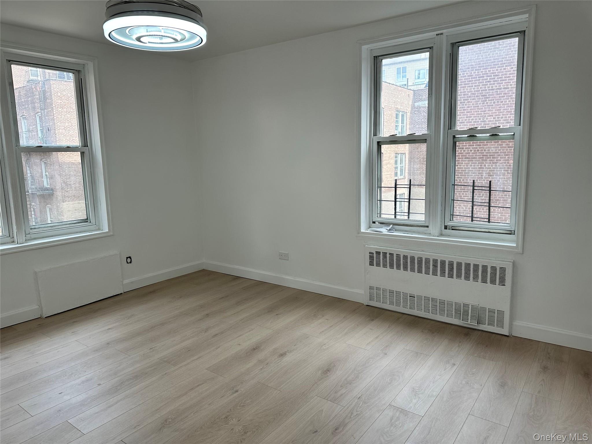 #15 photo, 43-43 Kissena Boulevard, קווינס Flushing , NY 11355